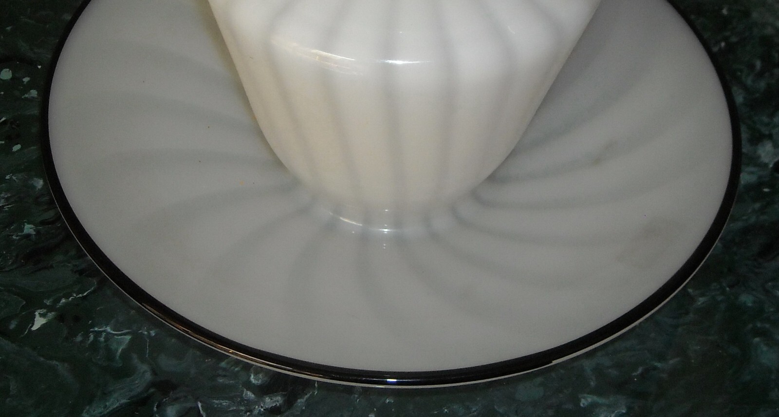 Sobria Ed Elegante Lampada Da Tavolo O Applique In Vetro Di Murano, Design Inusuale