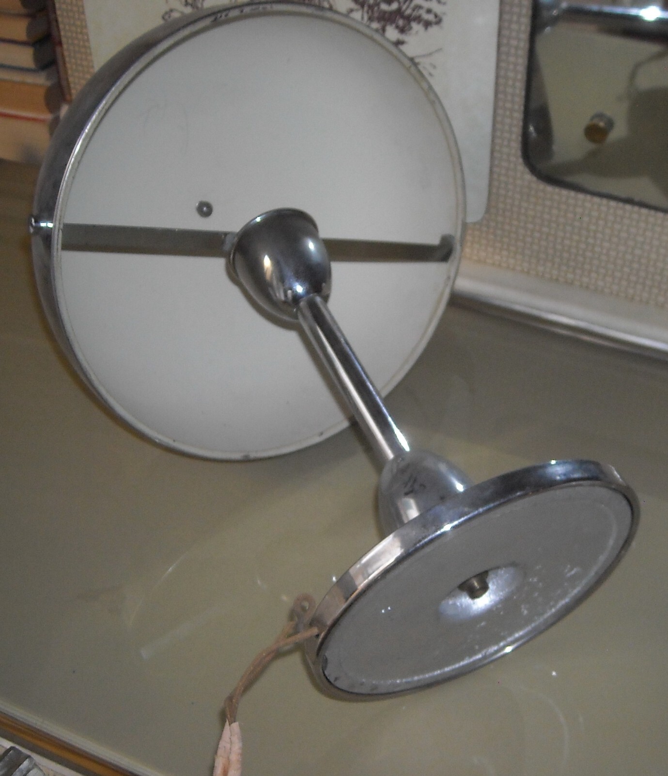 Modernariato E Design: Lampada Da Scrivania Orientabile, Decorativa E Da Collezione