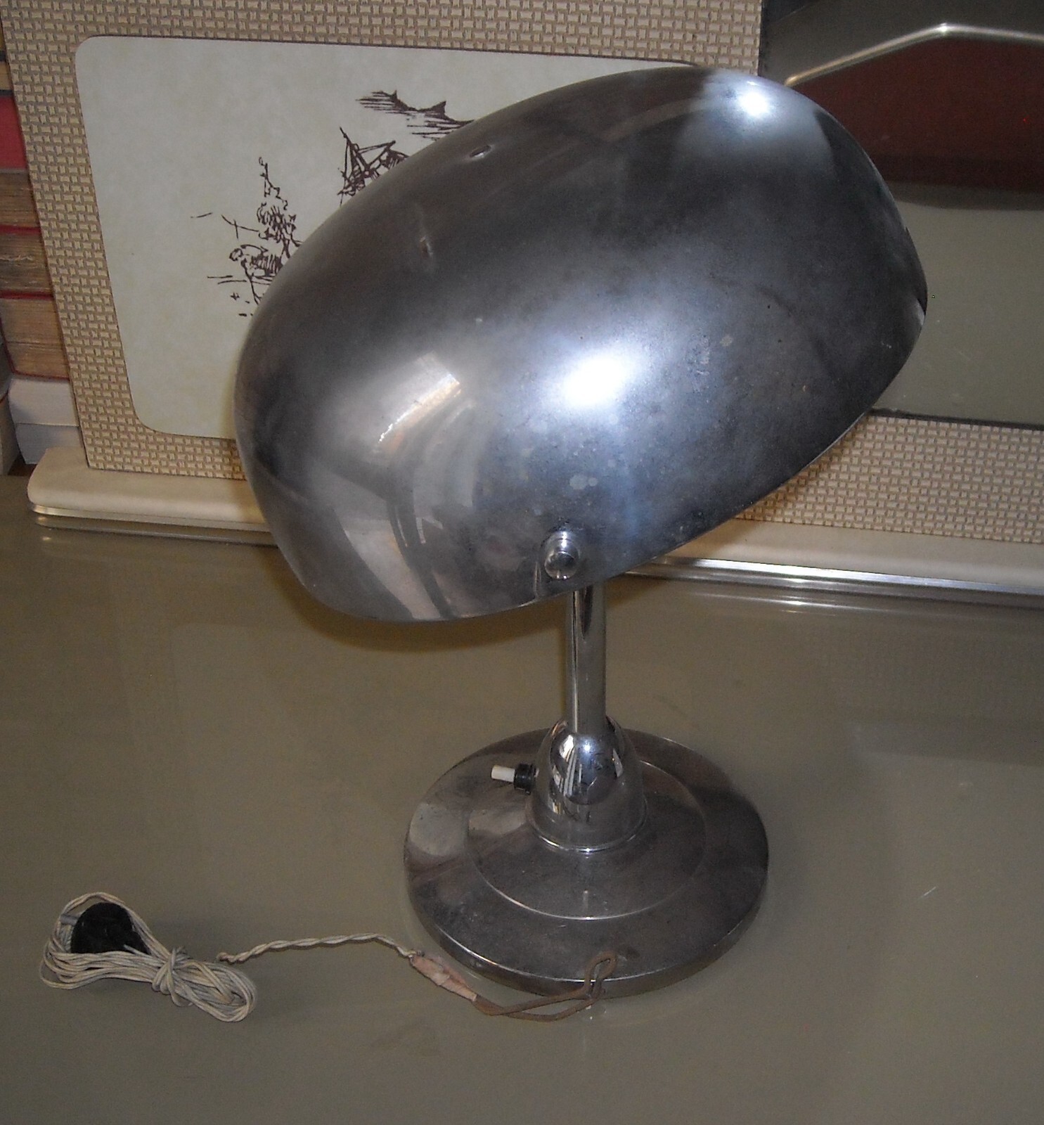 Modernariato E Design: Lampada Da Scrivania Orientabile, Decorativa E Da Collezione