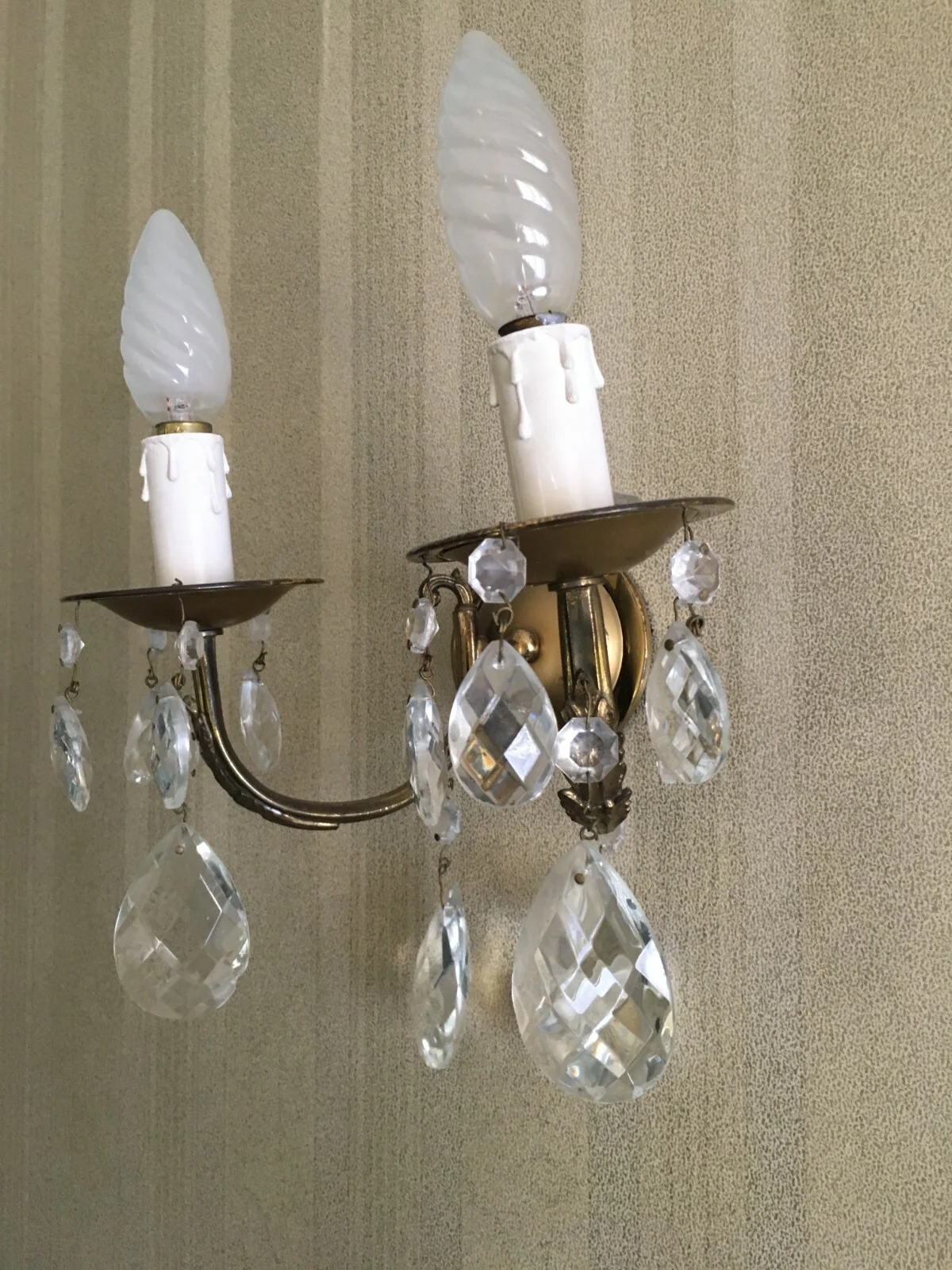 Applique Decorativa con Prismi in Ottone e Vetro, Metà del '900