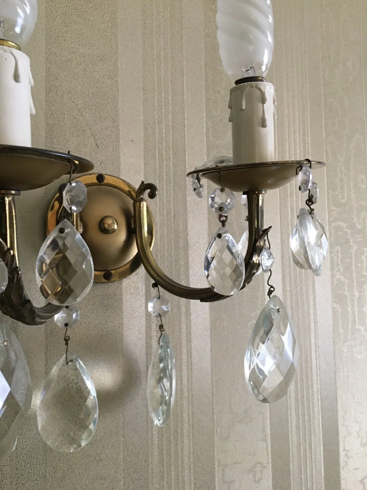 Applique Decorativa con Prismi in Ottone e Vetro, Metà del '900