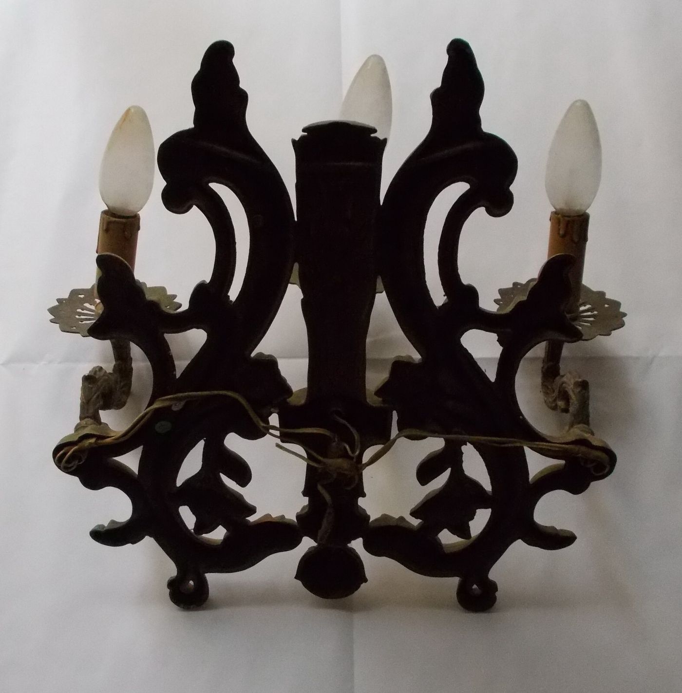 Lampada Applique Decorativa Con Modellato Artistico, Tre Luci