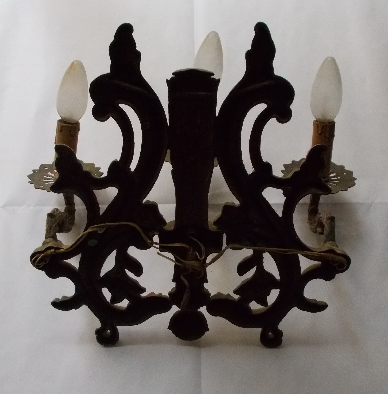 Lampada Applique Decorativa Con Modellato Artistico, Tre Luci