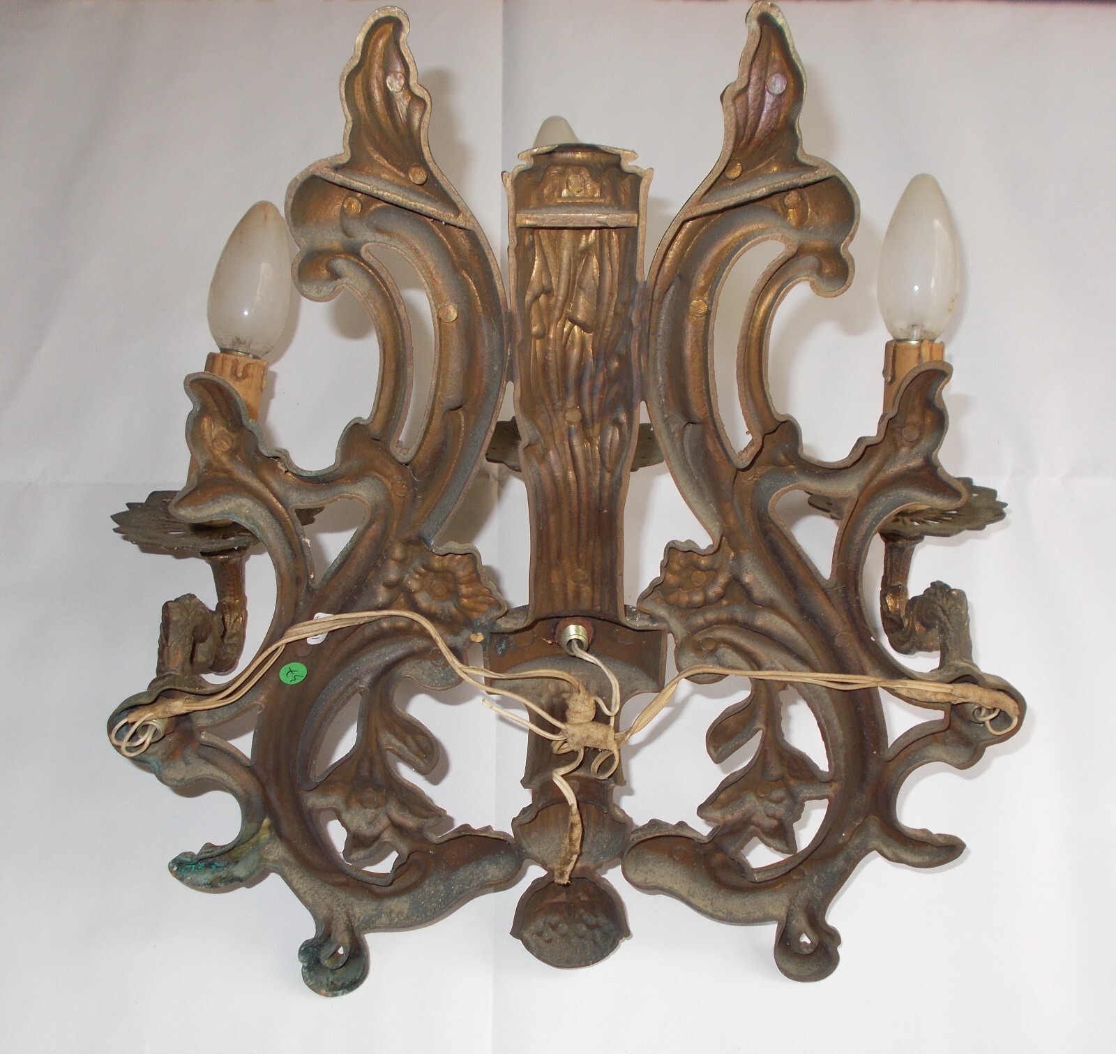 Lampada Applique Decorativa Con Modellato Artistico, Tre Luci