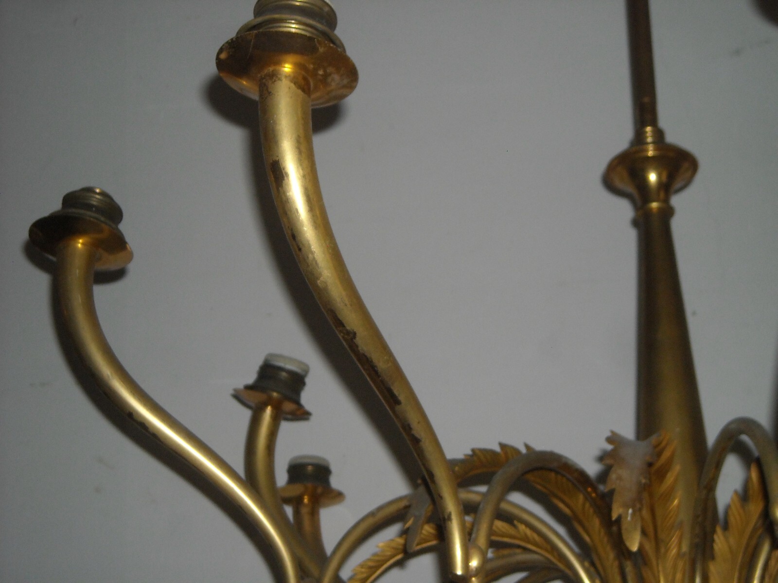 Lampadario d'Epoca In Metallo Dorato Di Design Modernariato