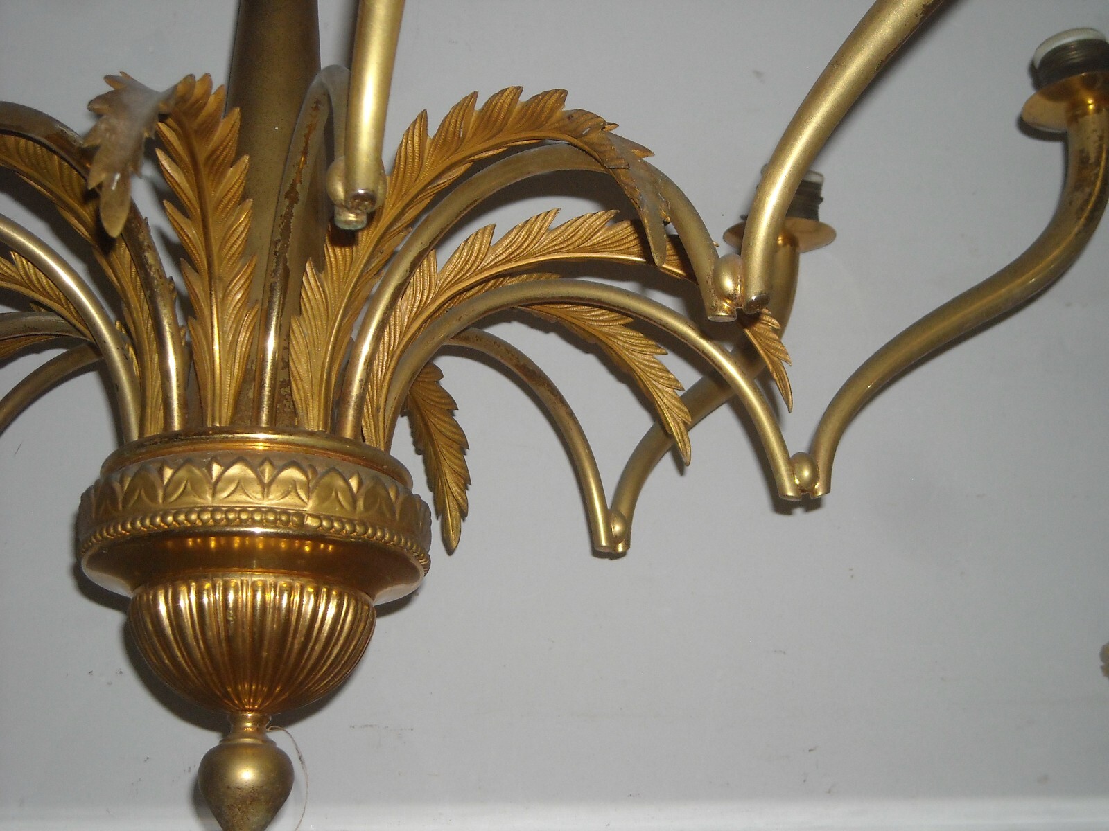 Lampadario d'Epoca In Metallo Dorato Di Design Modernariato
