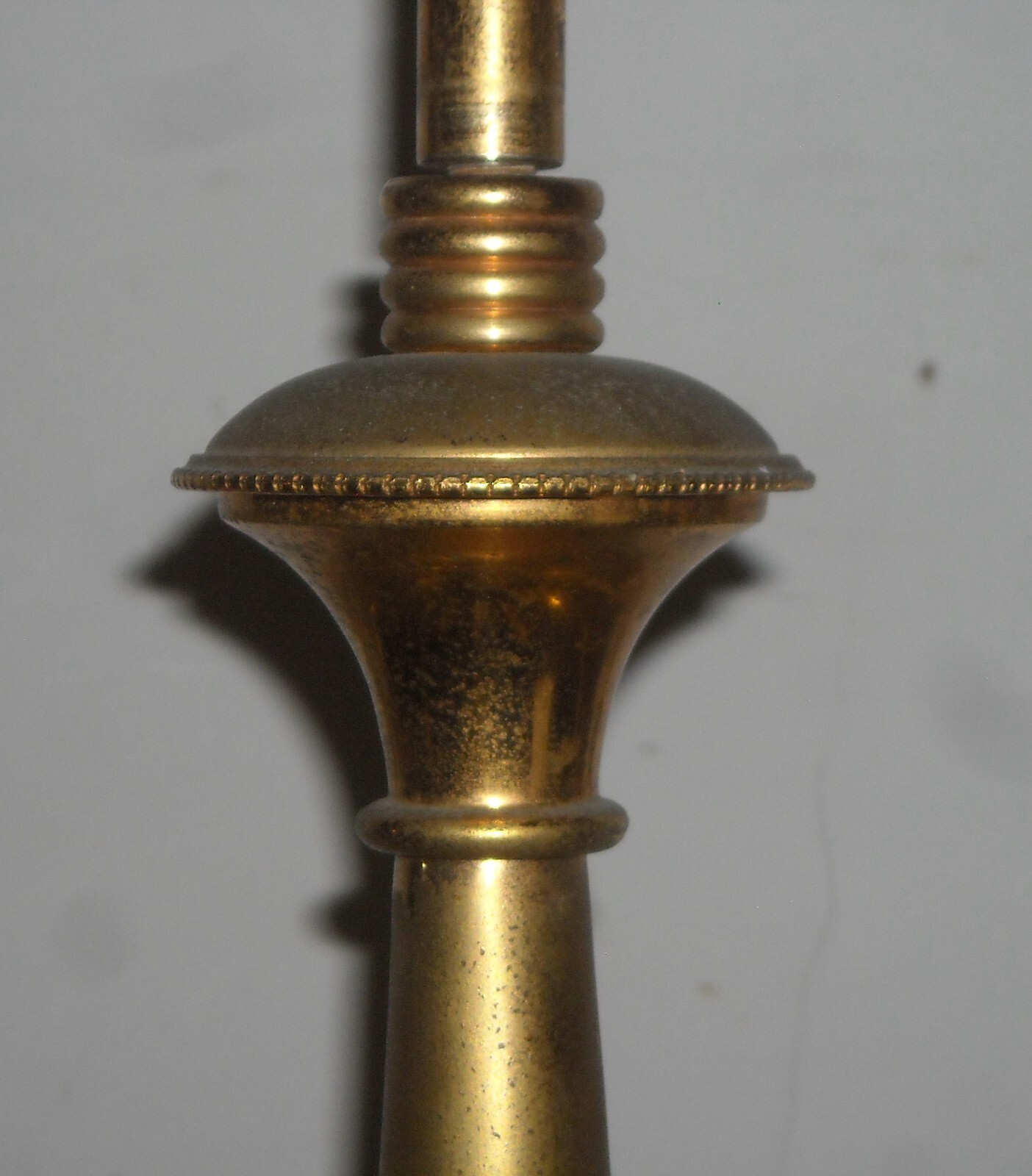 Lampadario d'Epoca In Metallo Dorato Di Design Modernariato