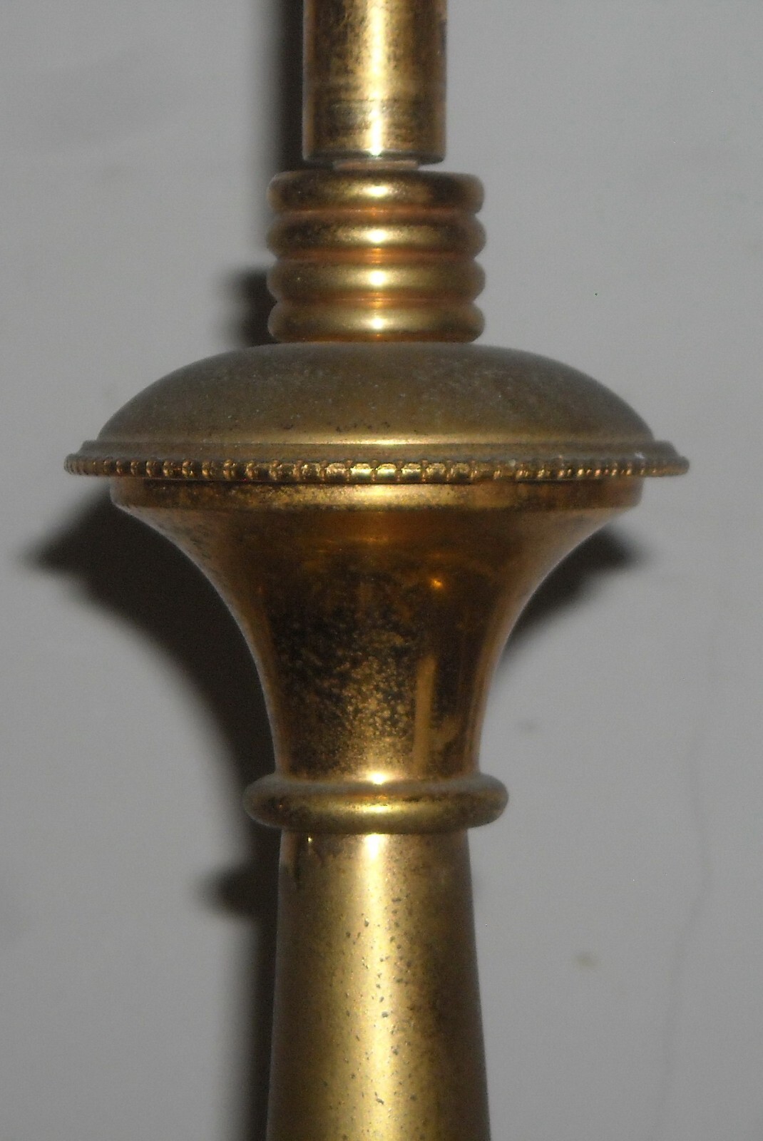 Lampadario d'Epoca In Metallo Dorato Di Design Modernariato