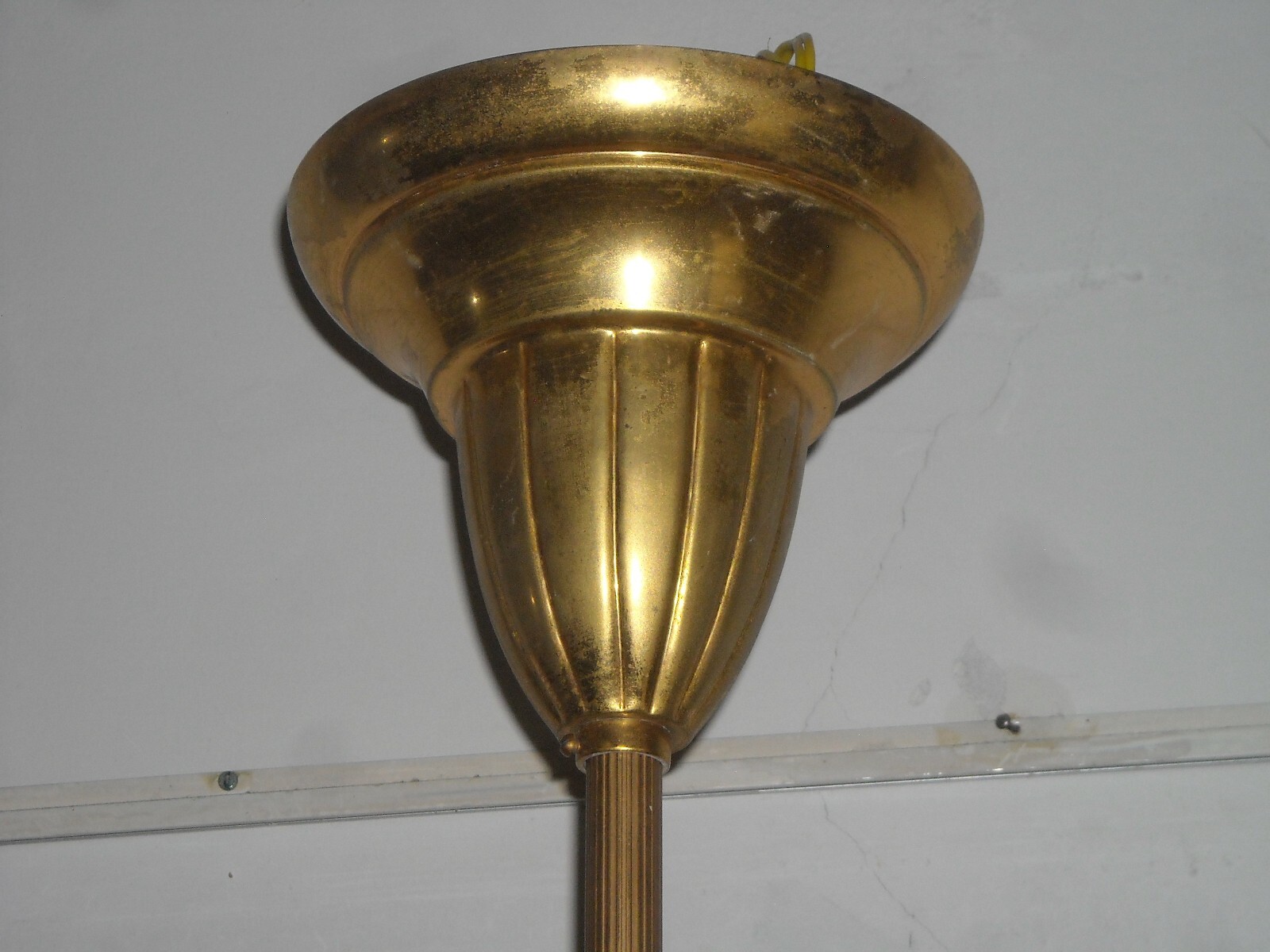 Lampadario d'Epoca In Metallo Dorato Di Design Modernariato
