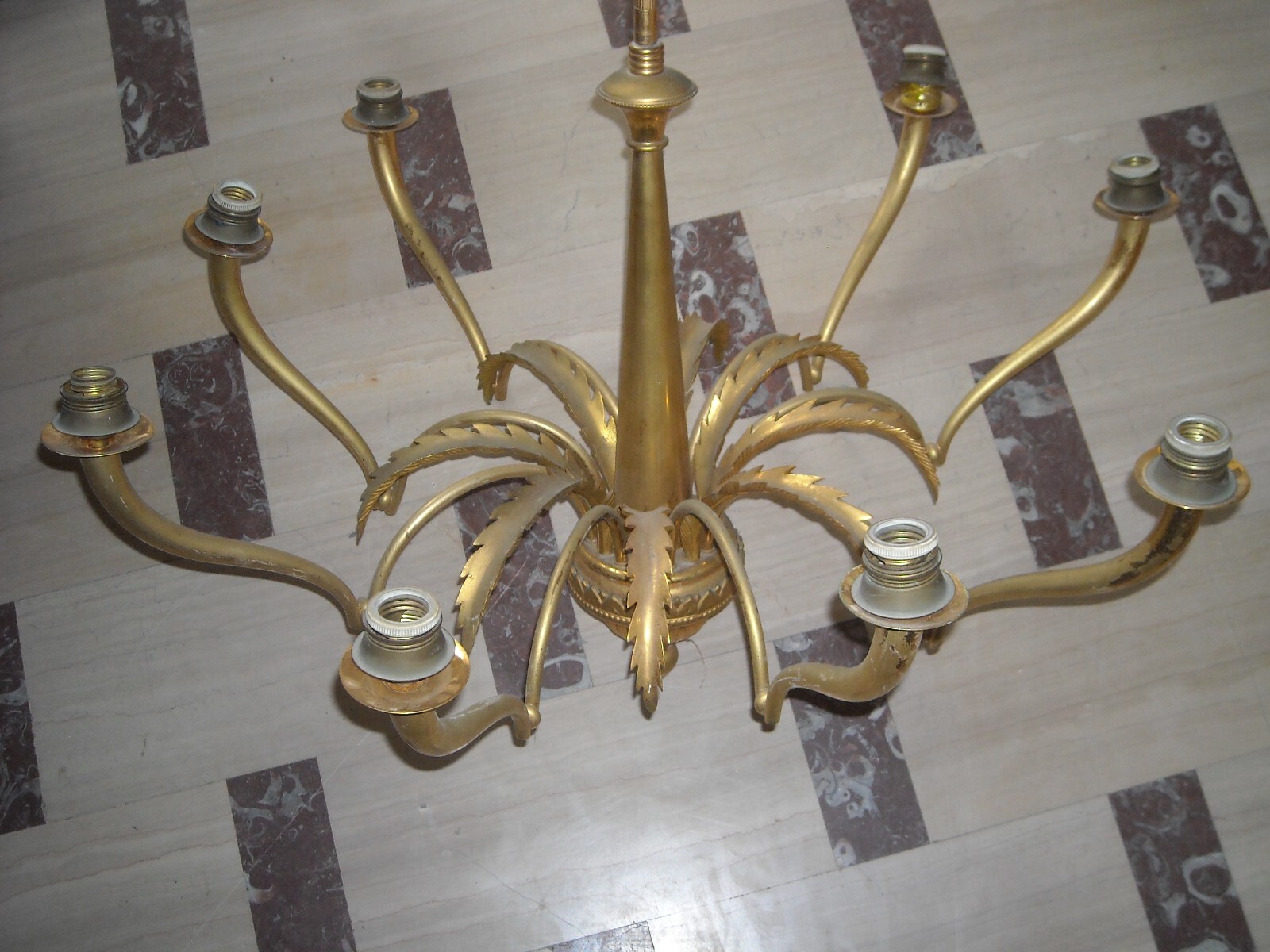 Lampadario d'Epoca In Metallo Dorato Di Design Modernariato