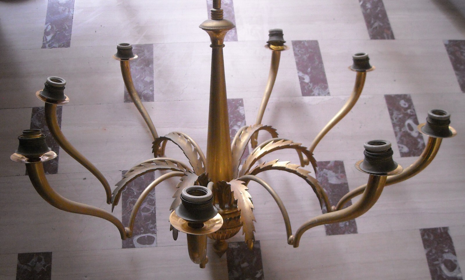 Lampadario d'Epoca In Metallo Dorato Di Design Modernariato
