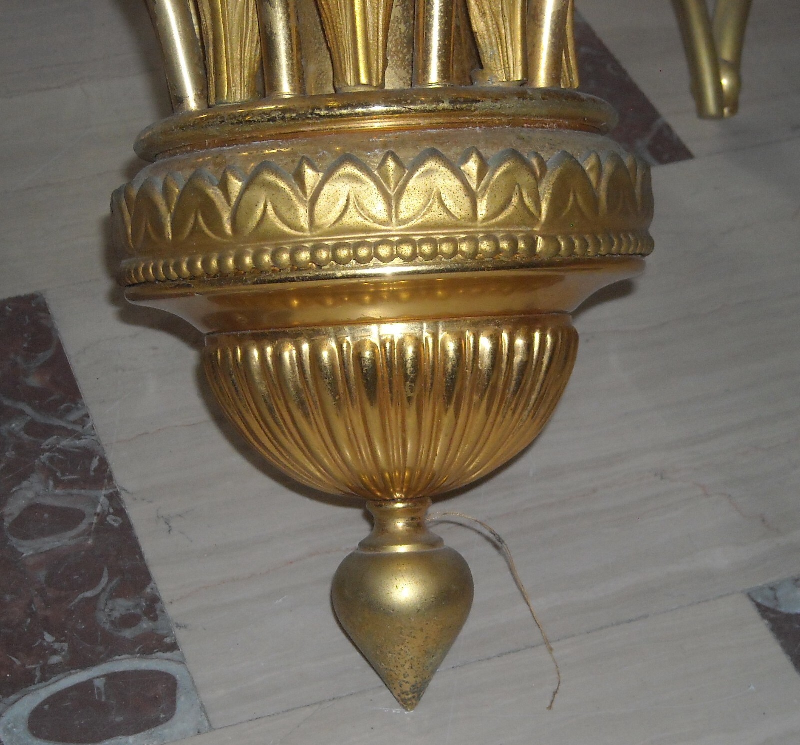 Lampadario d'Epoca In Metallo Dorato Di Design Modernariato