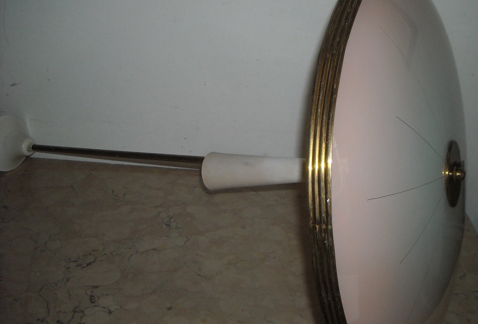Lampadario d'Epoca In Vetro E Metallo Di Gusto Spaziale, Anni '50 '60