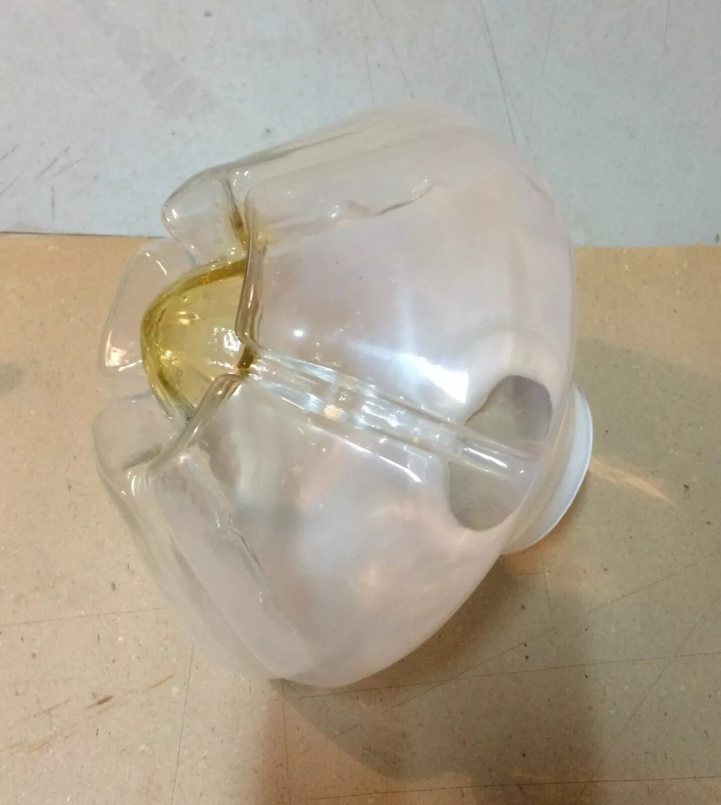 Coppa Per Lampada In Vetro Con Introflessioni Decorative