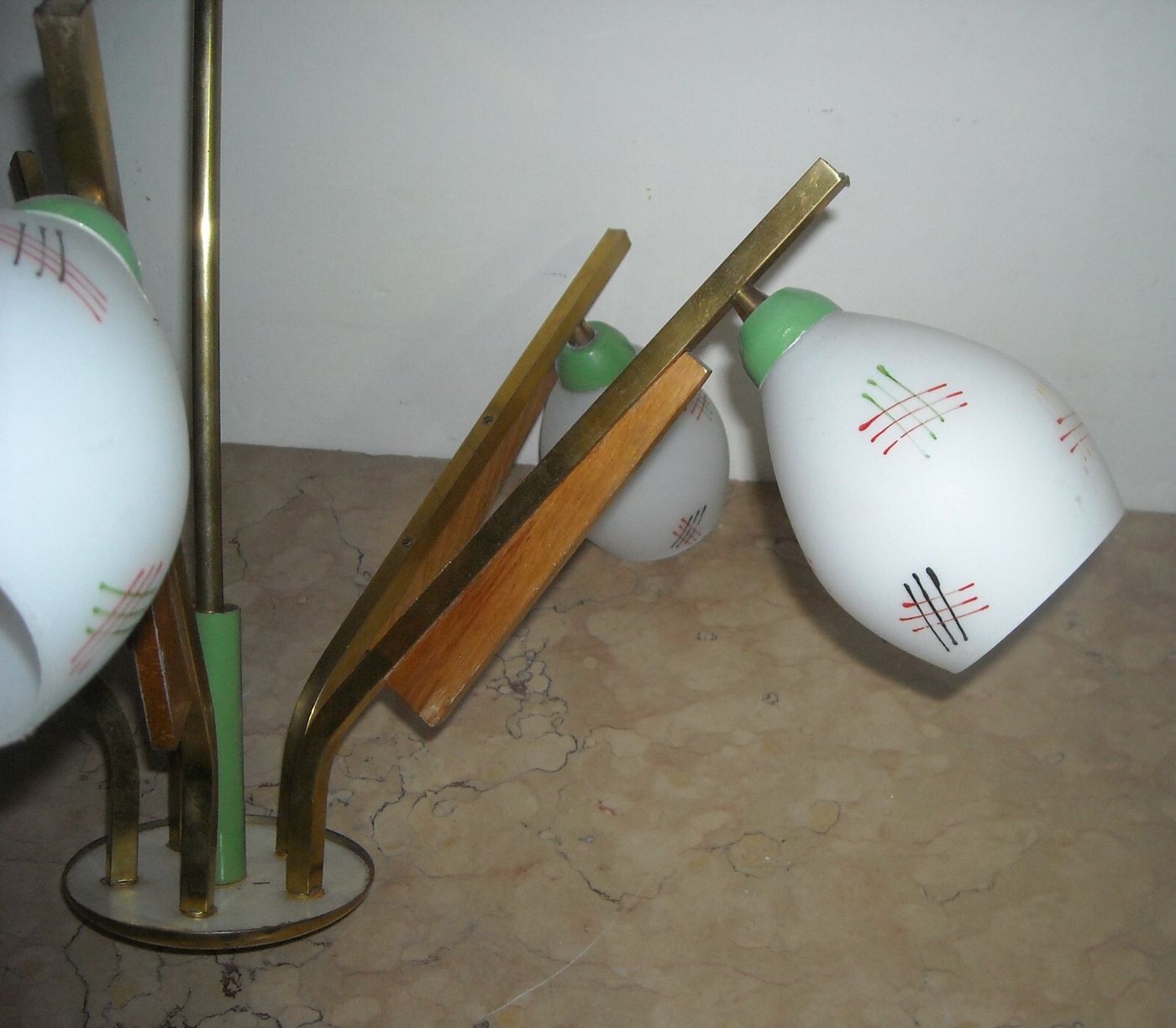 Lampadario d'Epoca In Ottone E Vetro Opalescente, Metà '900