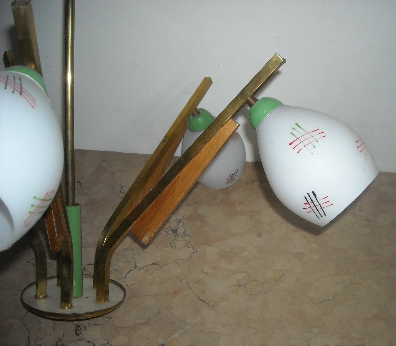 Lampadario d'Epoca In Ottone E Vetro Opalescente, Metà '900