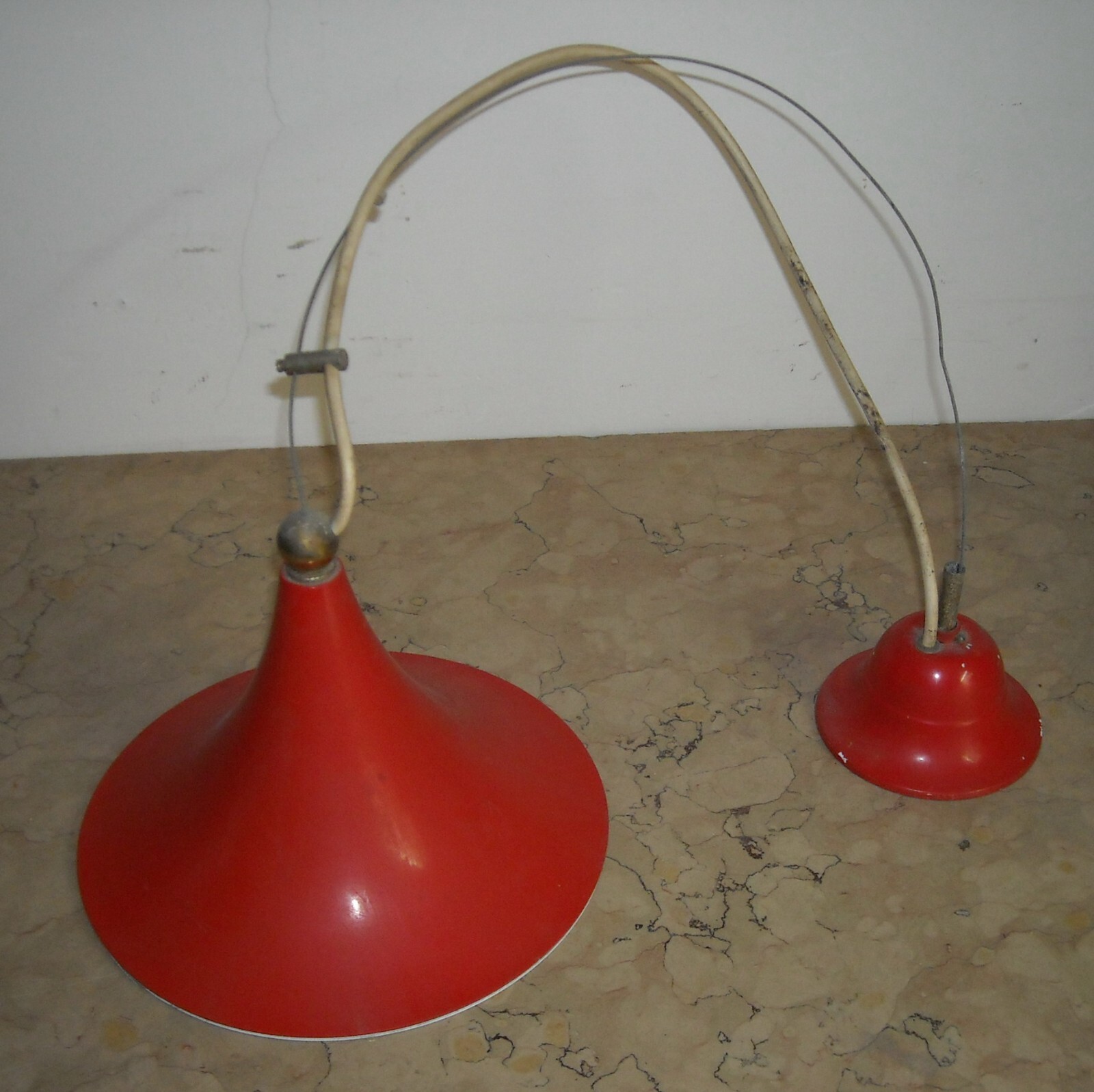Modernariato: Lampadario Di Design Rosso, Lampada d'Epoca
