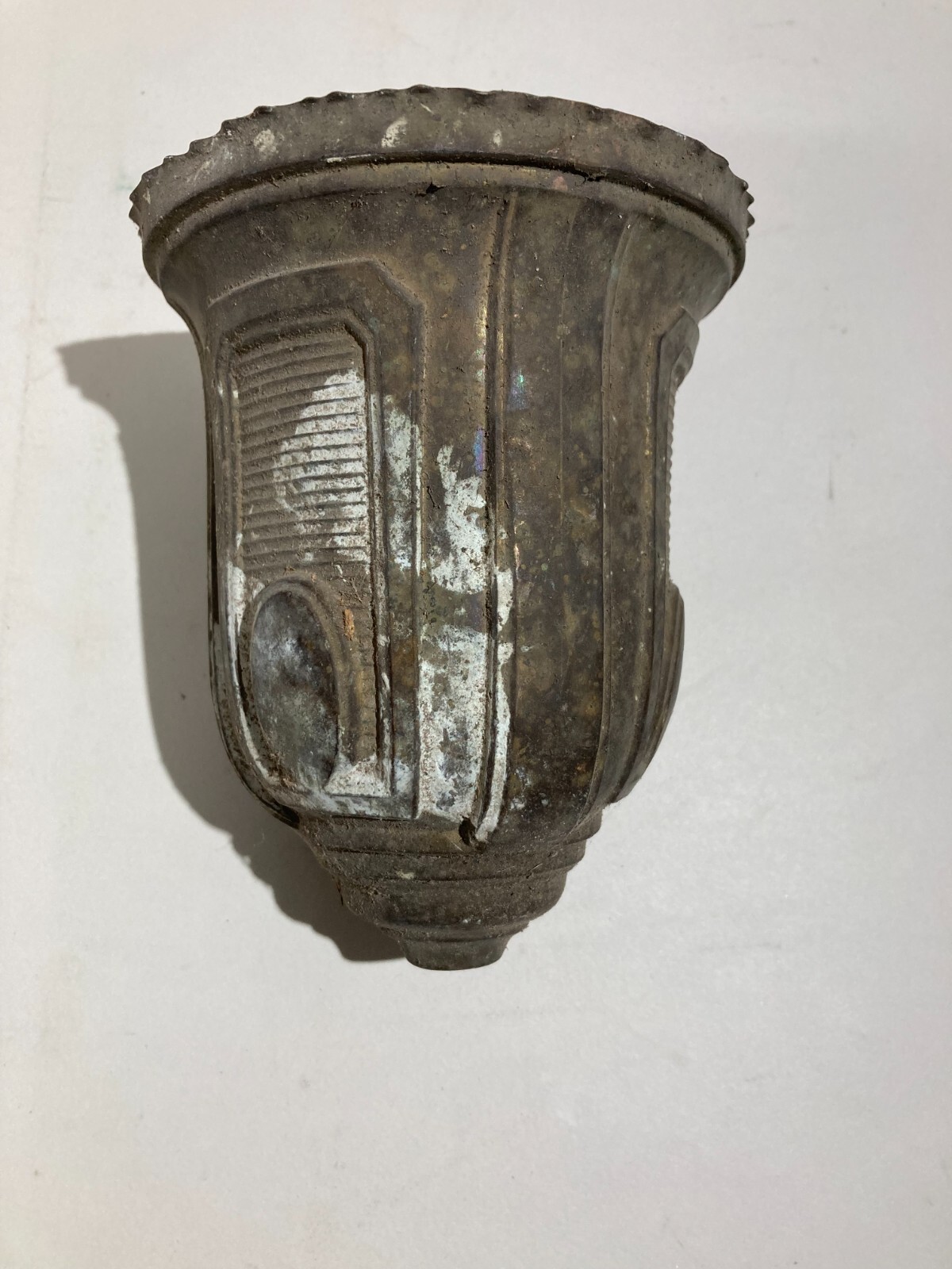 Antico Ricambio Per Lampade O Lampadari: Elemento Decorativo In Ottone Sbalzato