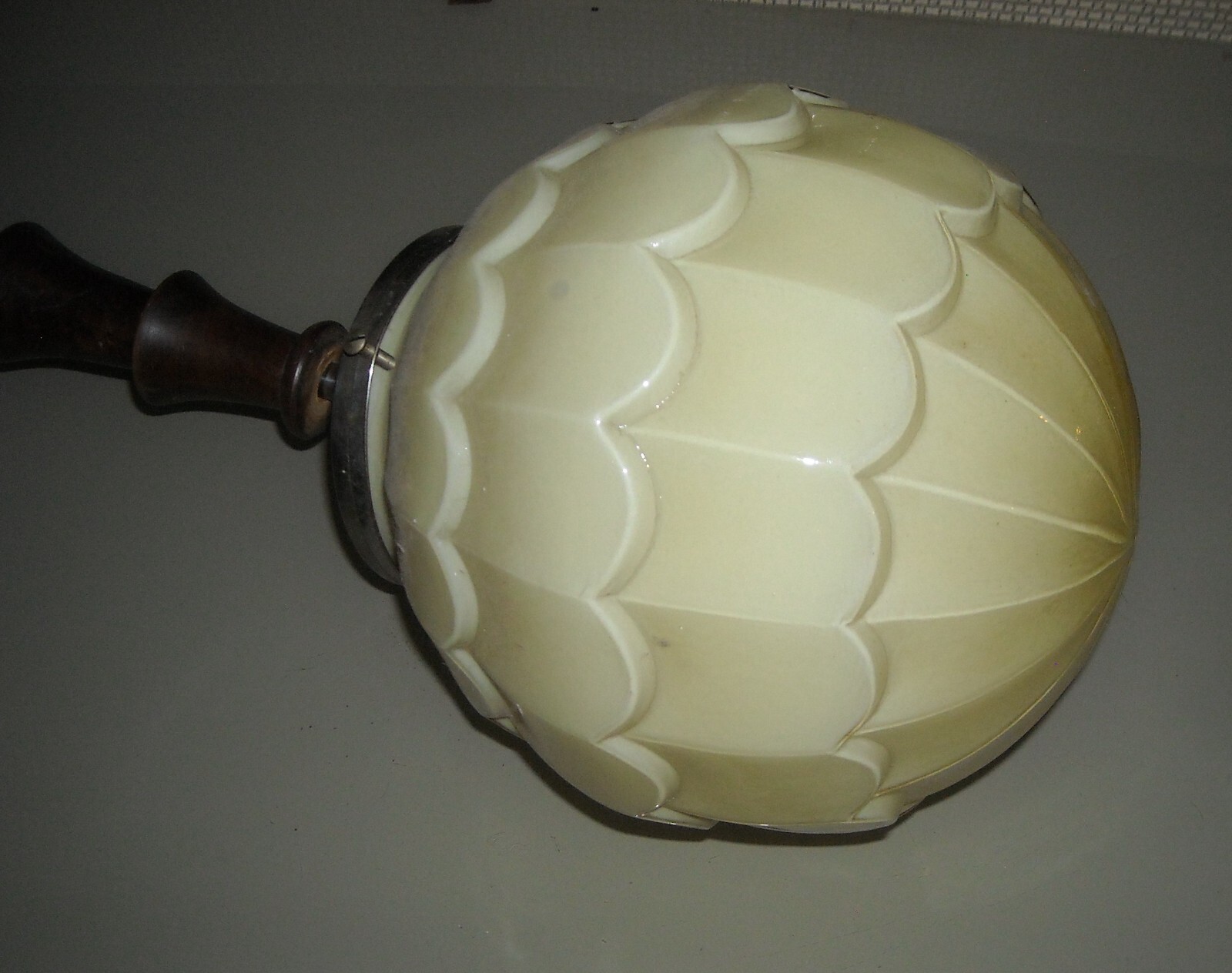 Lampada Artistica Con Coppa In Vetro Modellato Art Déco