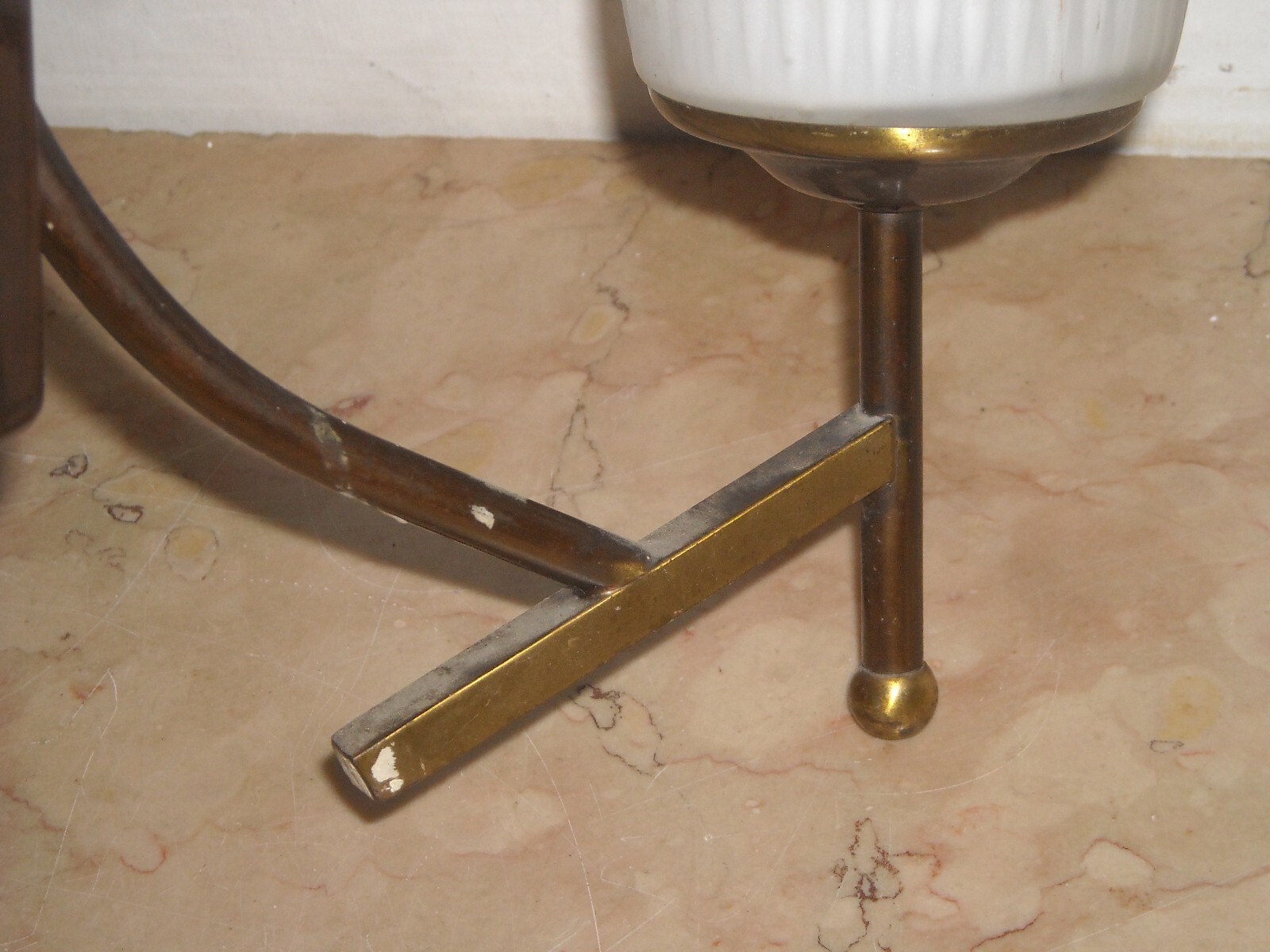 Applique In Metallo Brunito E Vetro Opalescente (Modernariato E Design)