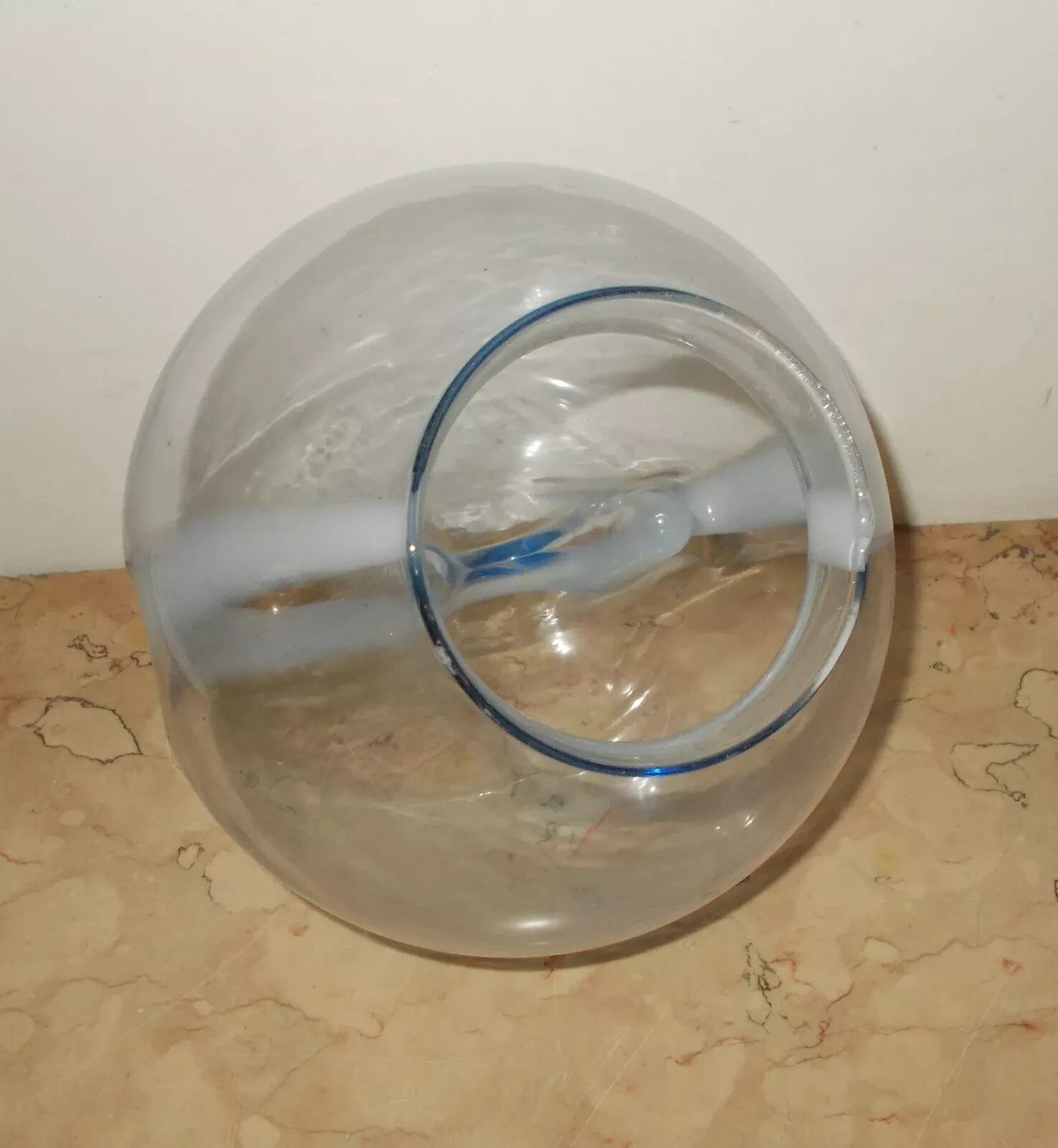 Modernariato Design: Coppa Per Lampada Modellata Con Introflessioni, Vetro d'Epoca