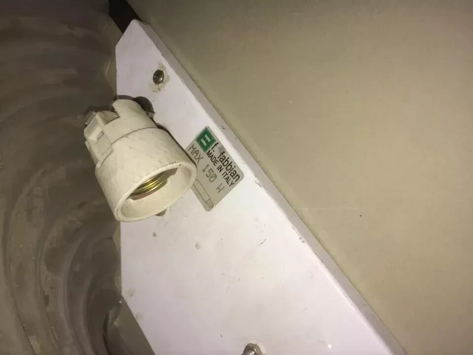 Lampada Da Parete Fabbian In Vetro Satinato E Metallo Laccato