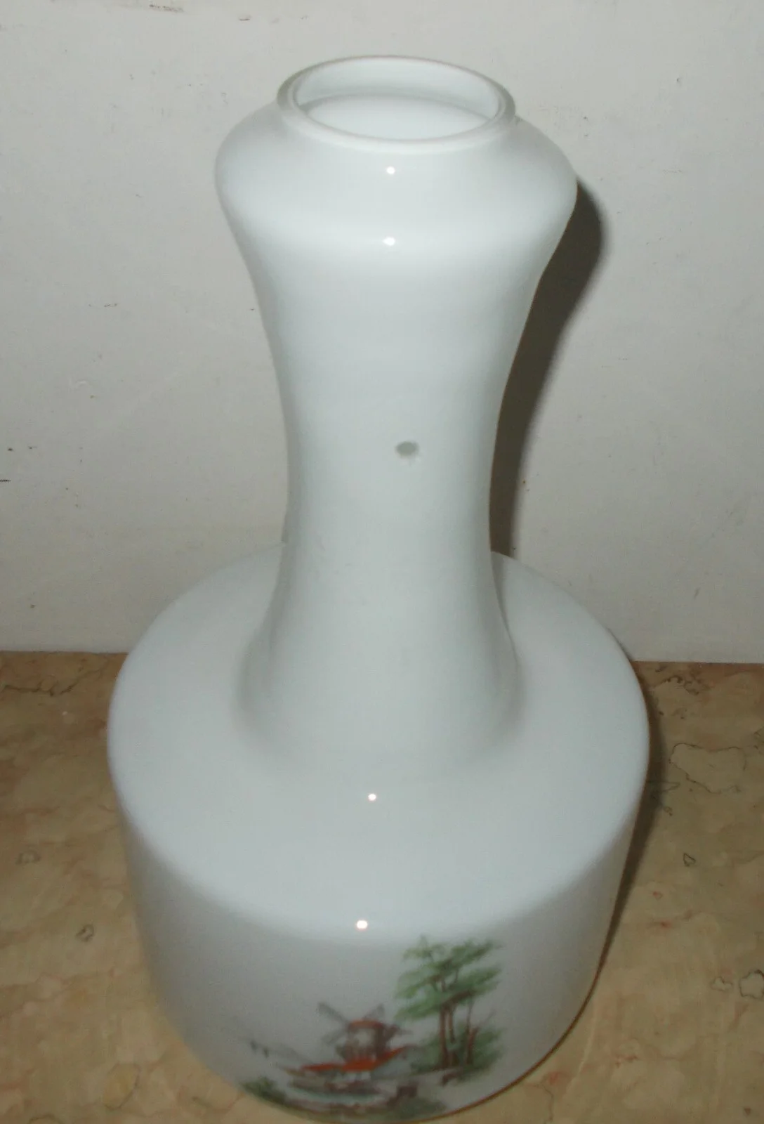 Lampada a Sospensione in Vetro Lattiginoso con Decori di Mulini a Vento