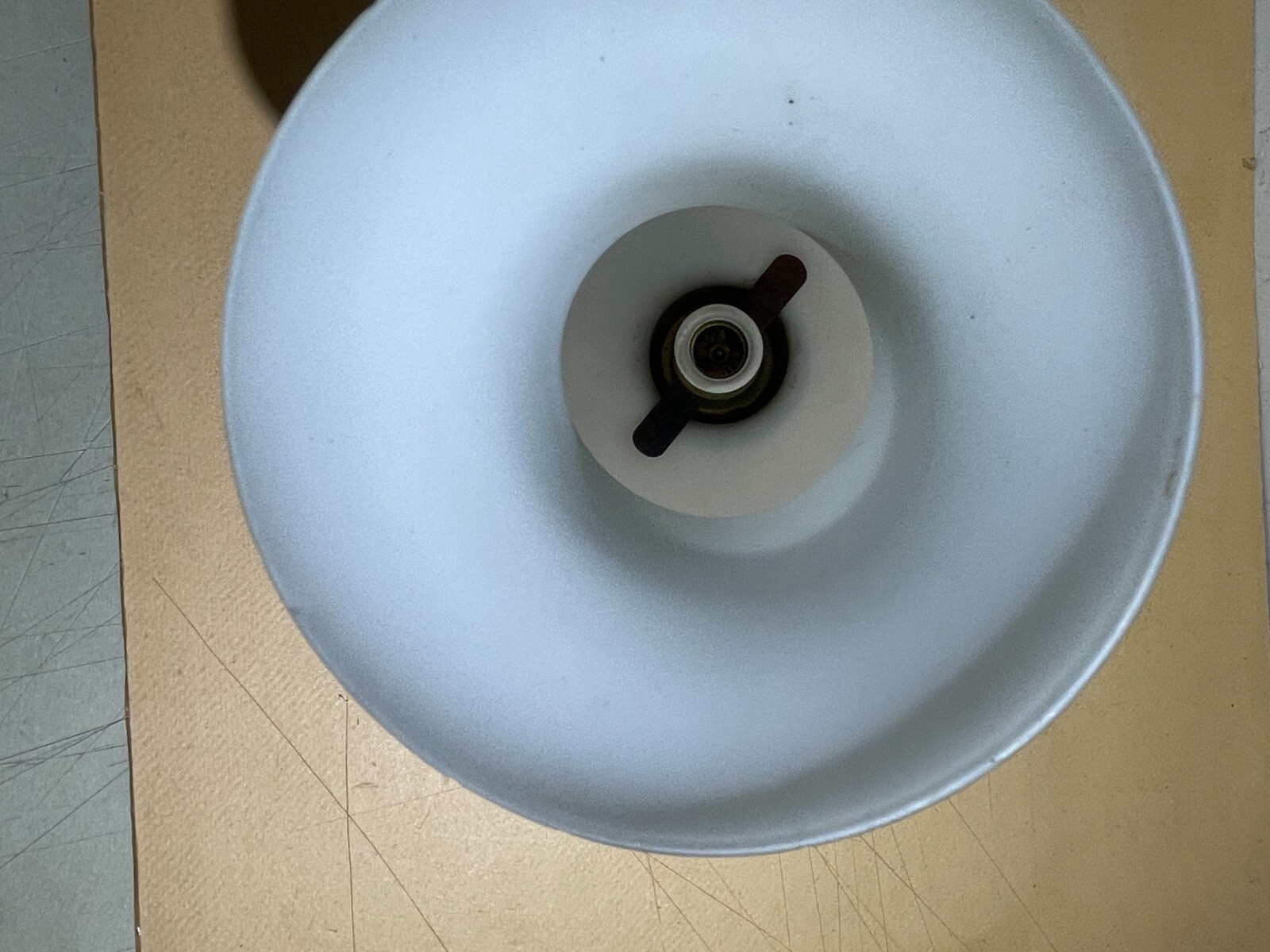 Lampada Da Parete Applique In Vetro Opalescente E Ottone, Stile Stilnovo