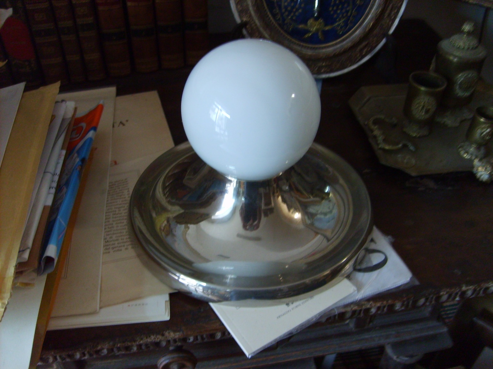 Lampada Plafoniera In Vetro Opalescente E Metallo Cromato, Anni '50