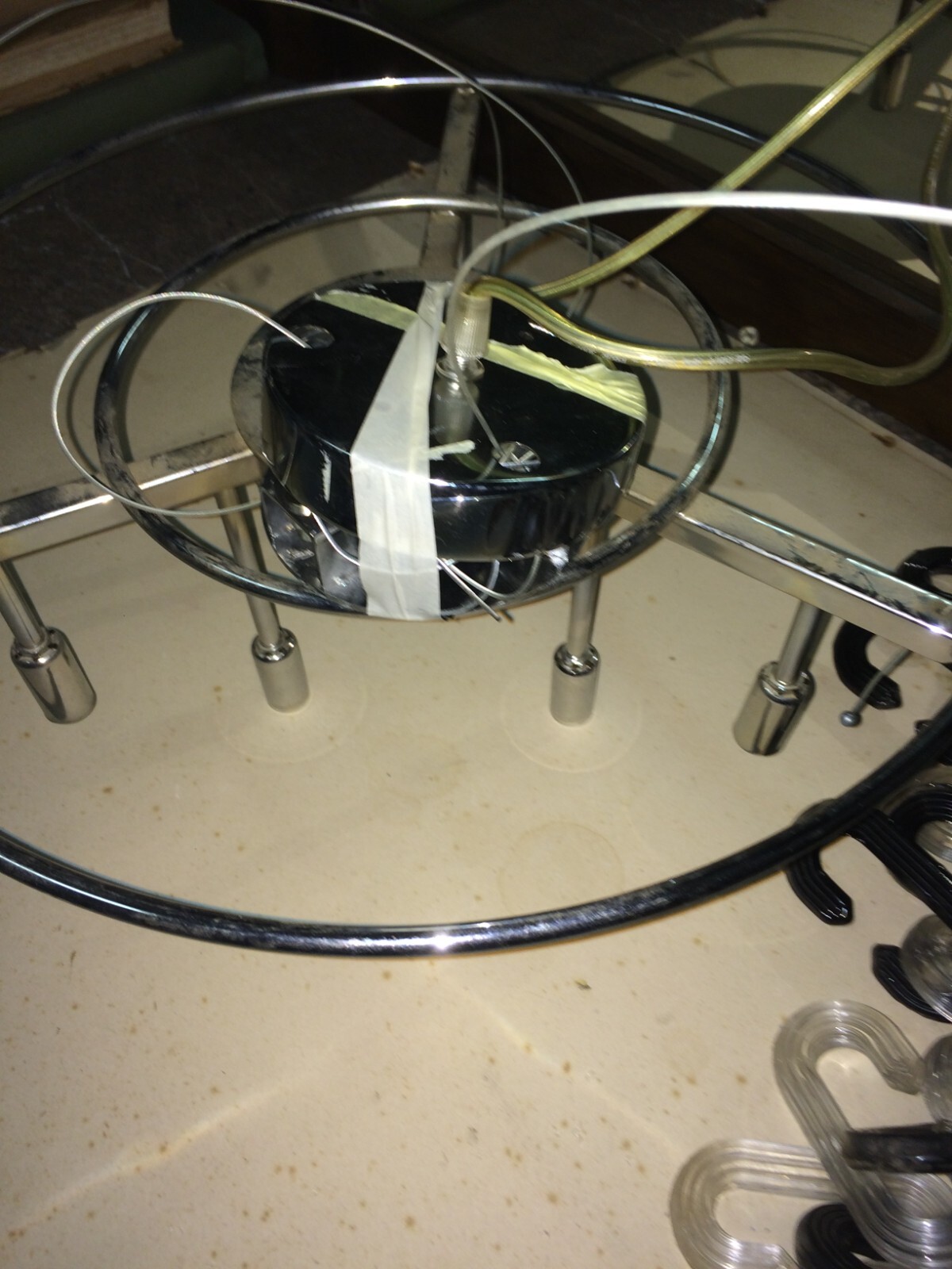Lampada A Sospensione In Vetro E Metallo Con Tre Applique Coordinate