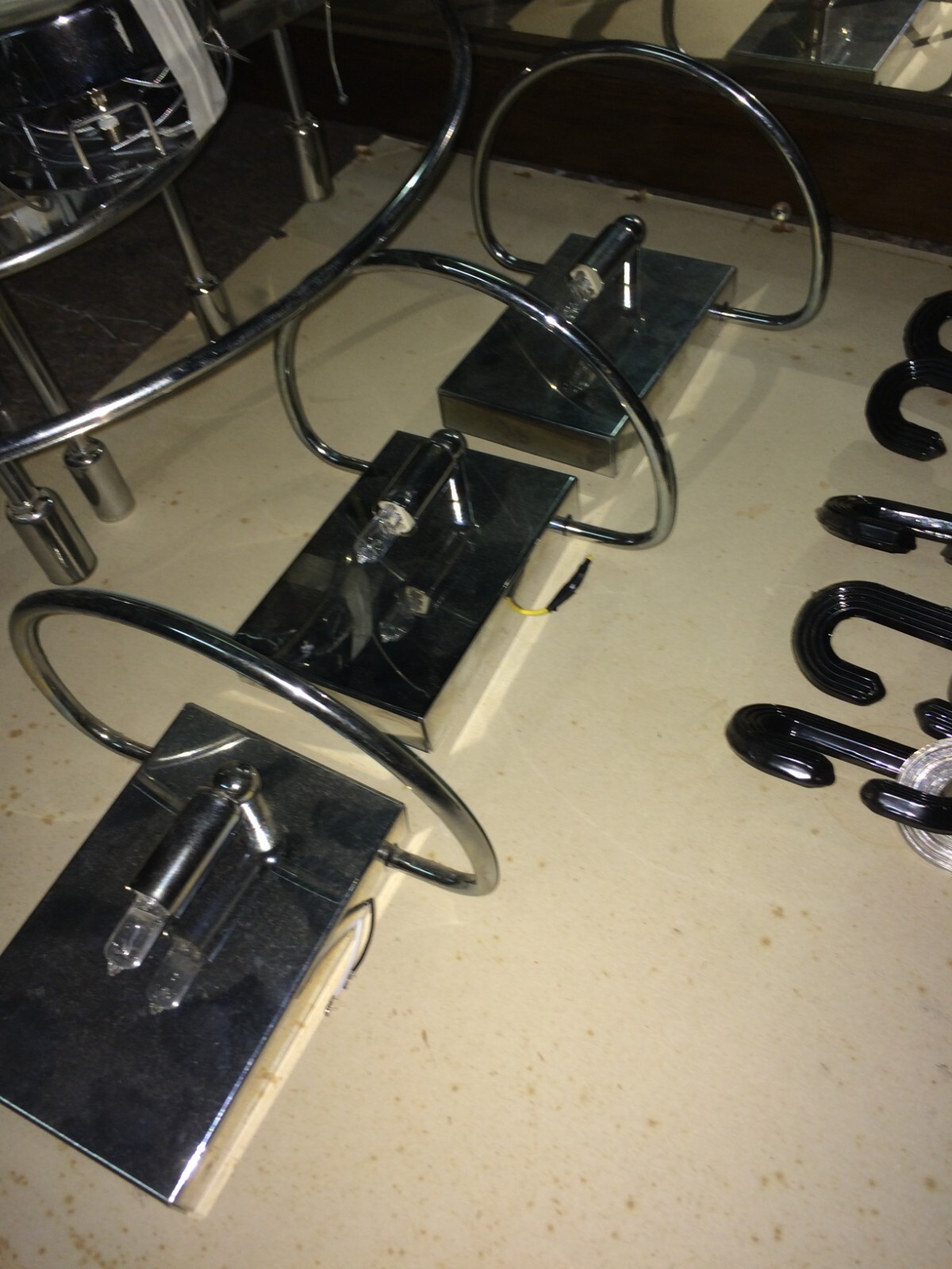 Lampada A Sospensione In Vetro E Metallo Con Tre Applique Coordinate
