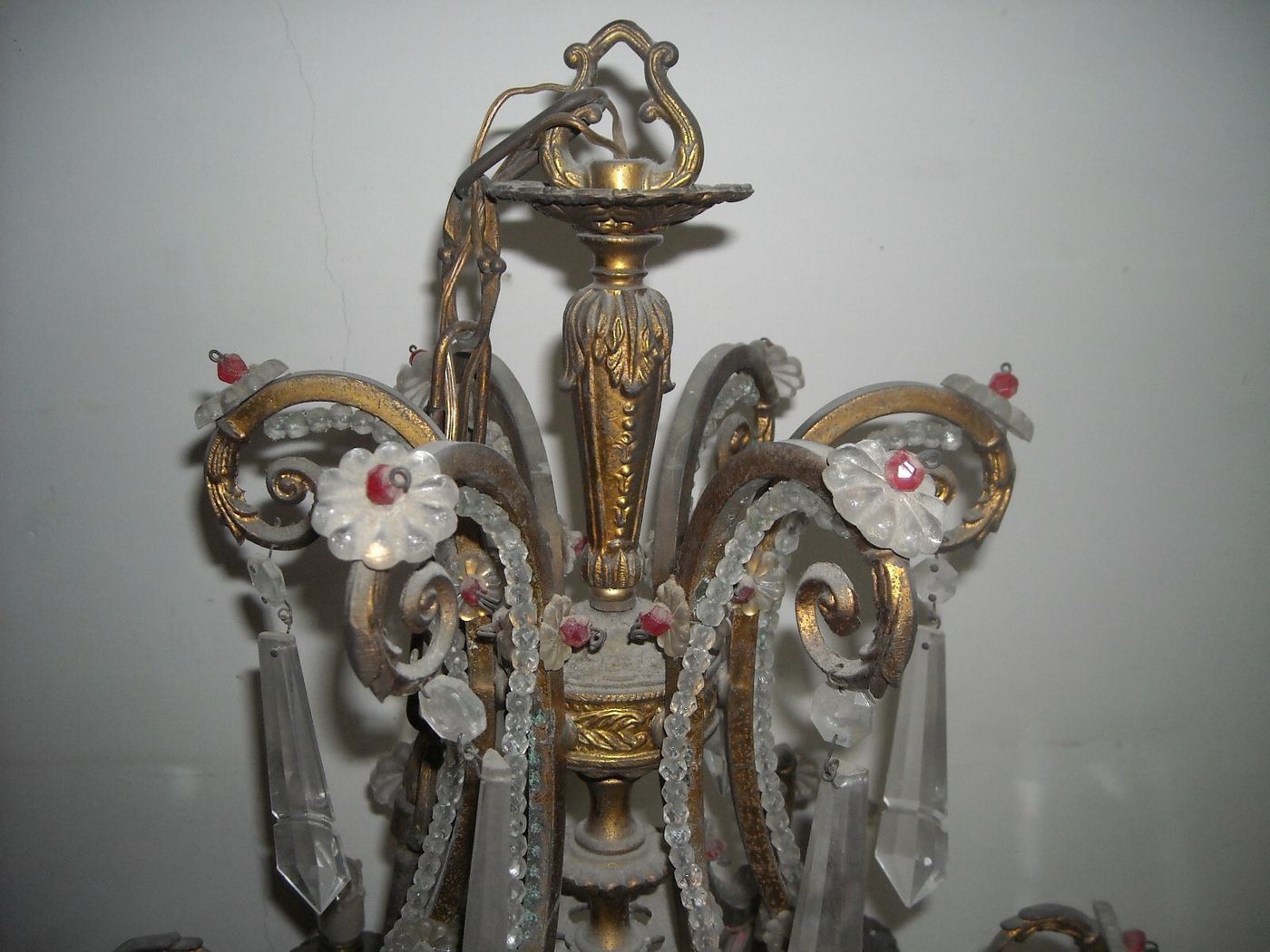 Lampadario Antico In Ottone Dorato E Vetro Molato