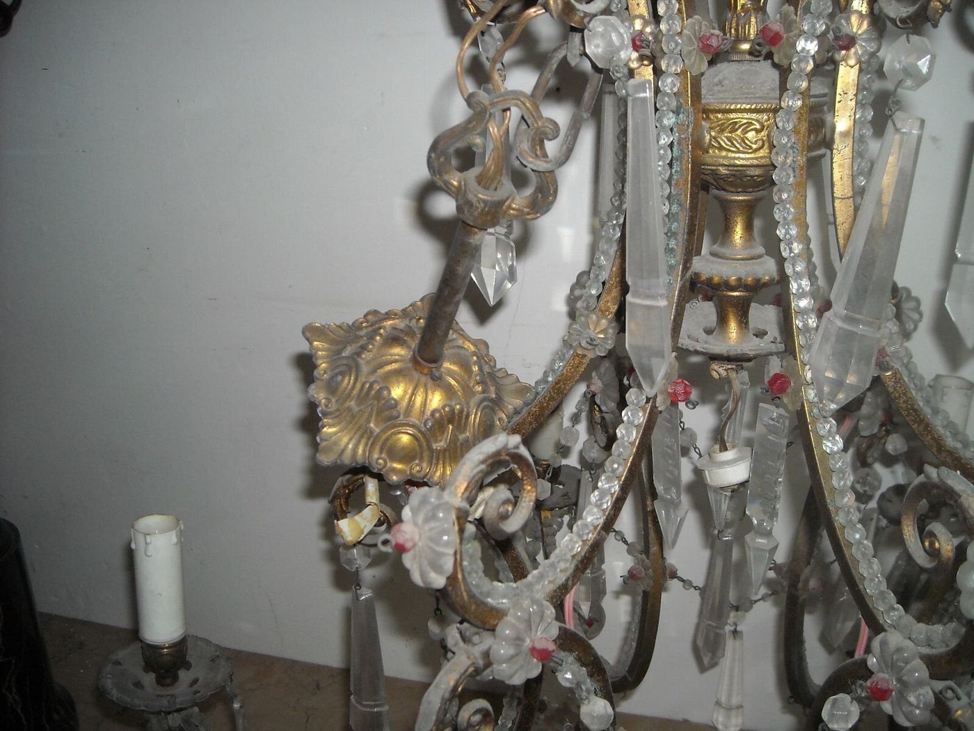 Lampadario Antico In Ottone Dorato E Vetro Molato