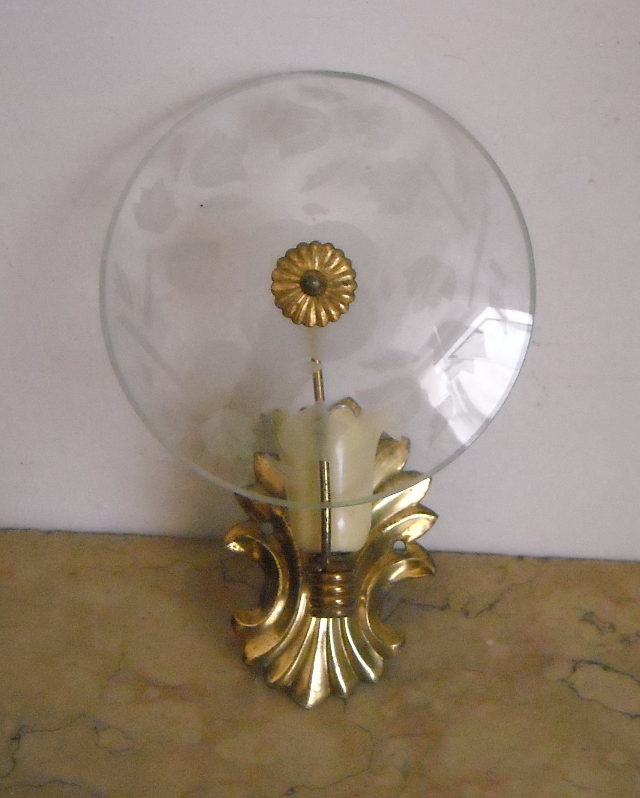 Applique Di Design In Metallo Laccato E Ottone Con Vetro Inciso, Anni '50