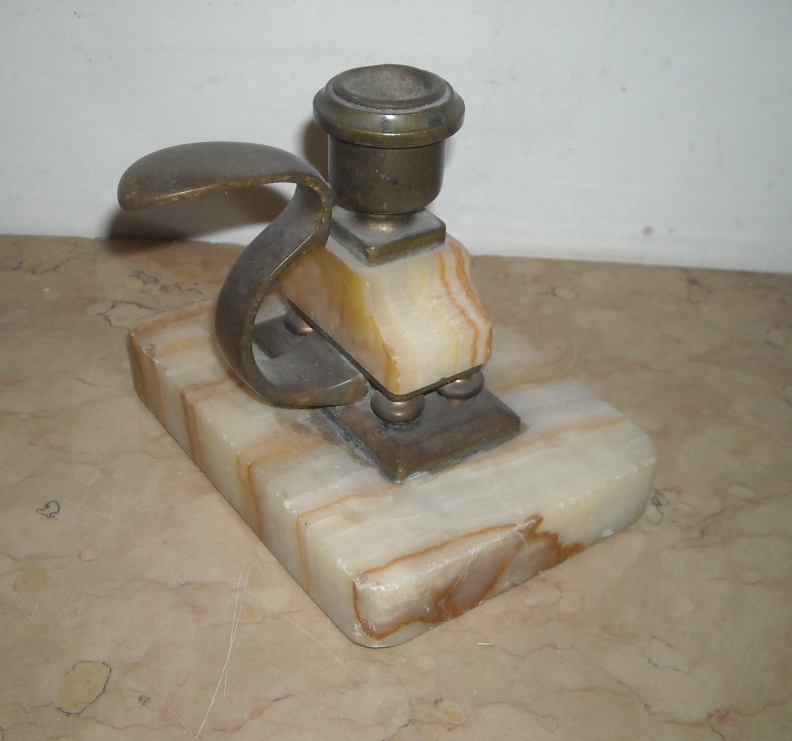 Soprammobile Artistico: Bugia Porta Candela In Marmo E Bronzo