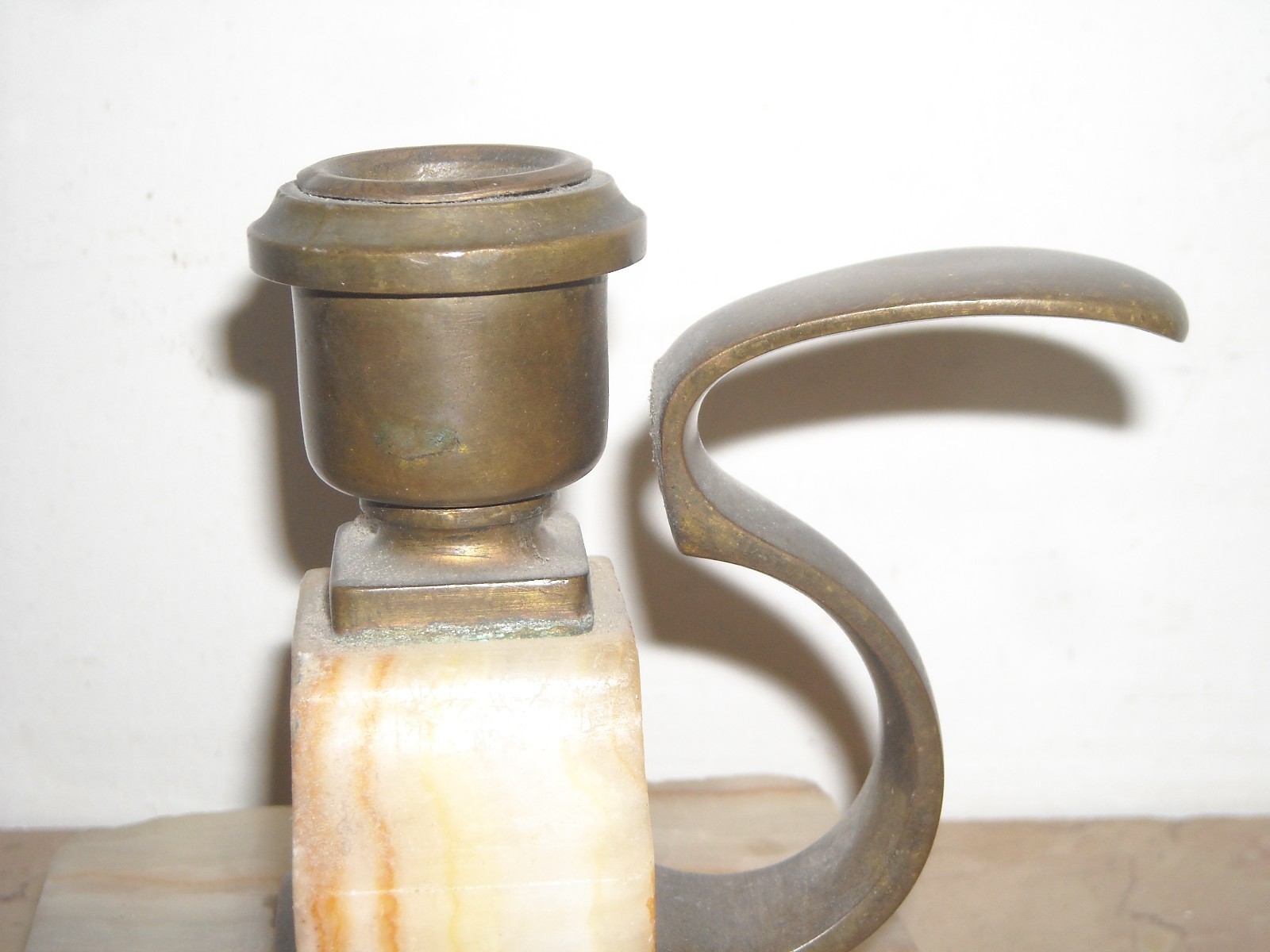 Soprammobile Artistico: Bugia Porta Candela In Marmo E Bronzo