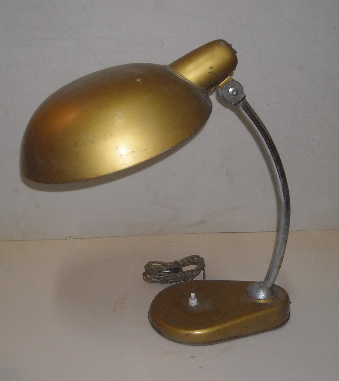 Lampada Da Scrivania Orientabile In Metallo Laccato, Design Anni '50