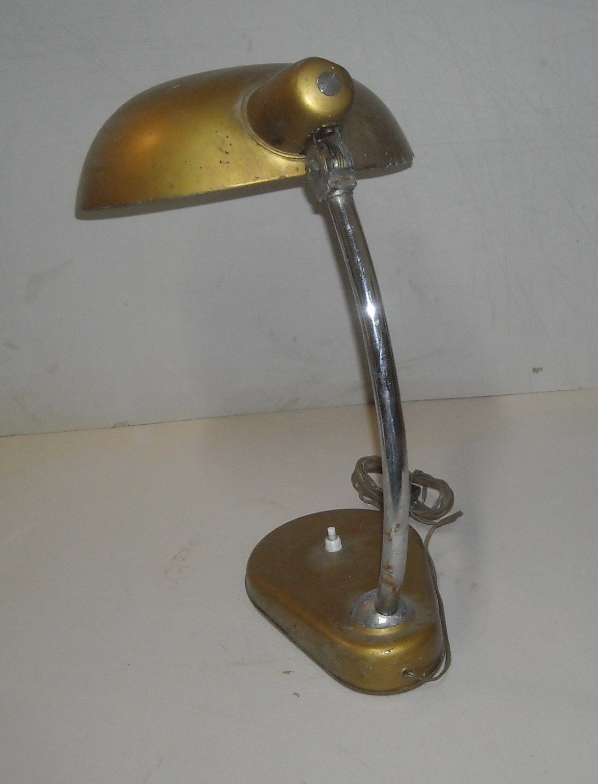 Lampada Da Scrivania Orientabile In Metallo Laccato, Design Anni '50