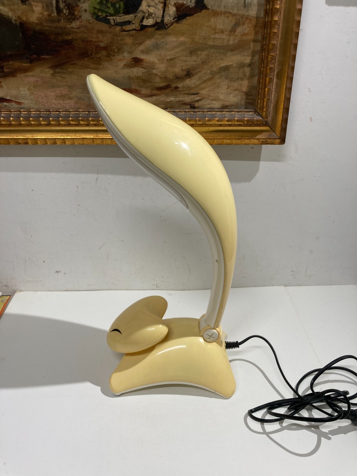 Lampada Da Scrivania Pieghevole In Plastica, Design Anni '80 Con Elemento A Cuore