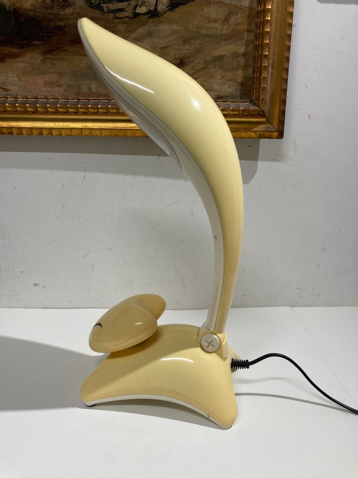 Lampada Da Scrivania Pieghevole In Plastica, Design Anni '80 Con Elemento A Cuore