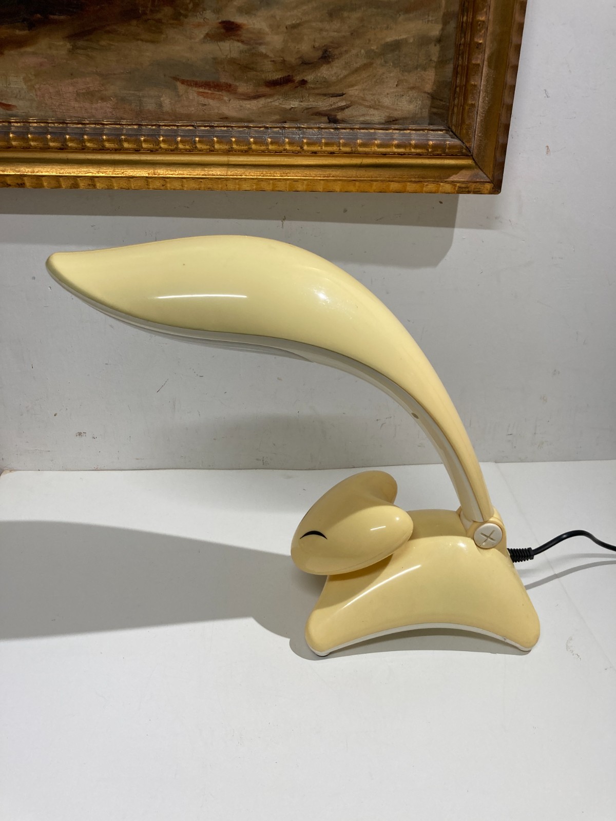 Lampada Da Scrivania Pieghevole In Plastica, Design Anni '80 Con Elemento A Cuore