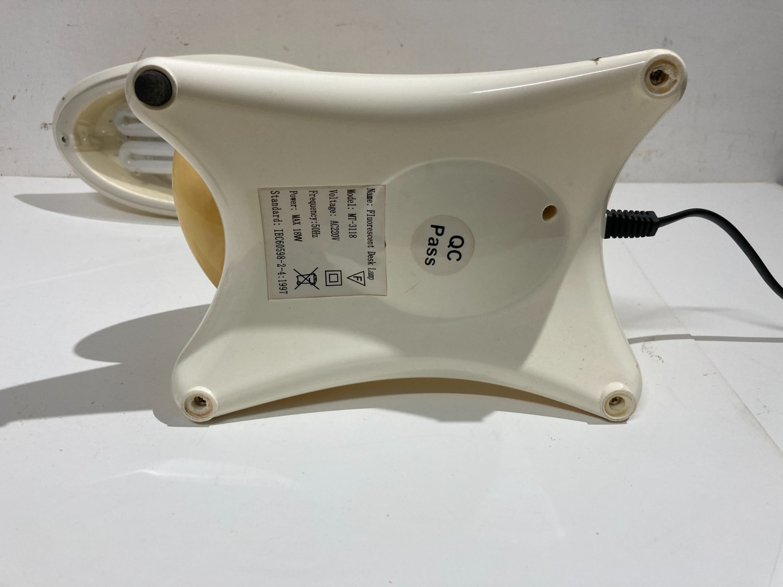 Lampada Da Scrivania Pieghevole In Plastica, Design Anni '80 Con Elemento A Cuore