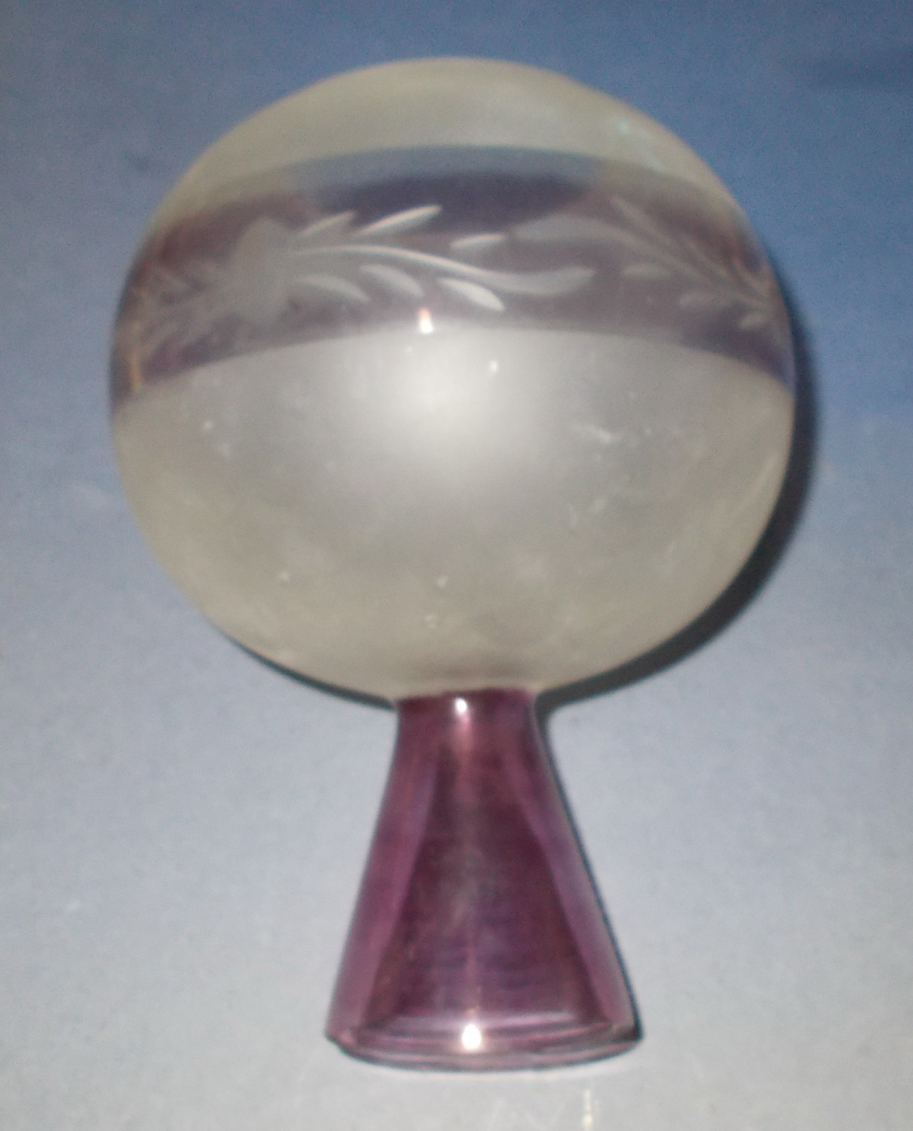 Modernariato E Design: Coppa Per Lampada In Vetro d'Epoca Dal Sinuoso Modellato