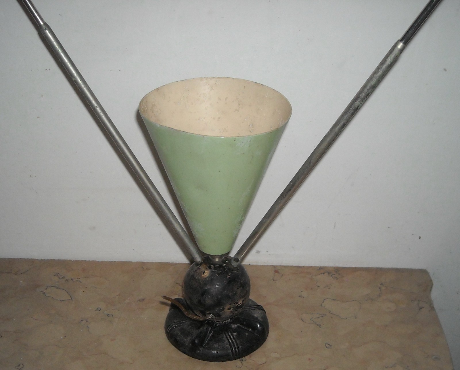 Lampada Da Tavolo Con Antenne Radio TV d'Epoca