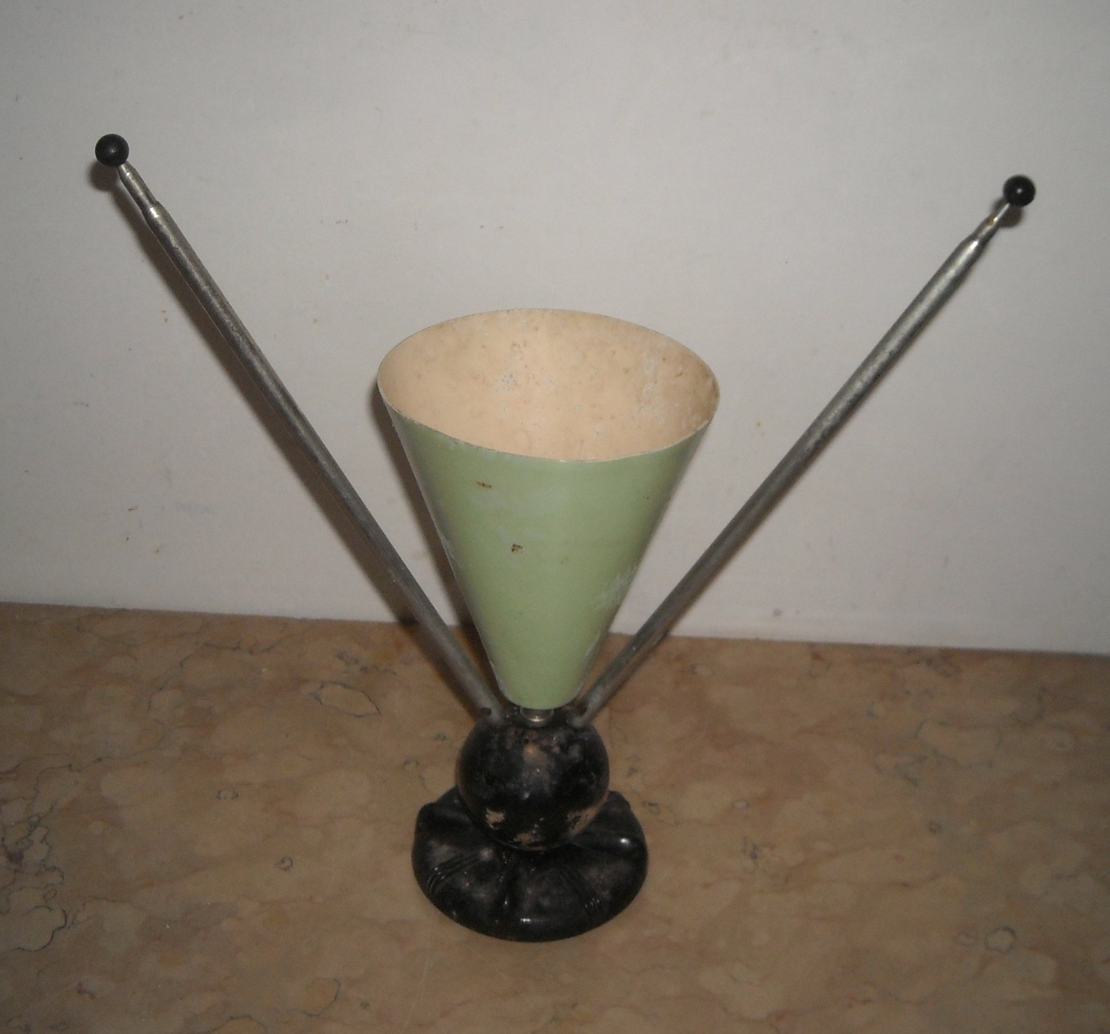 Lampada Da Tavolo Con Antenne Radio TV d'Epoca