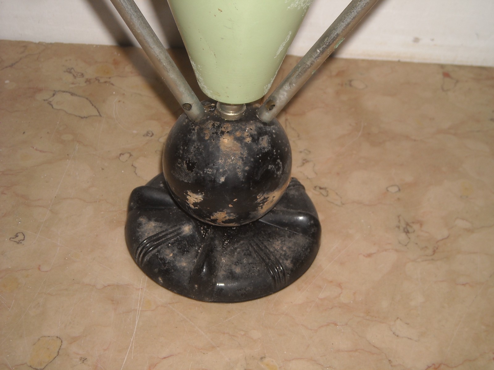 Lampada Da Tavolo Con Antenne Radio TV d'Epoca