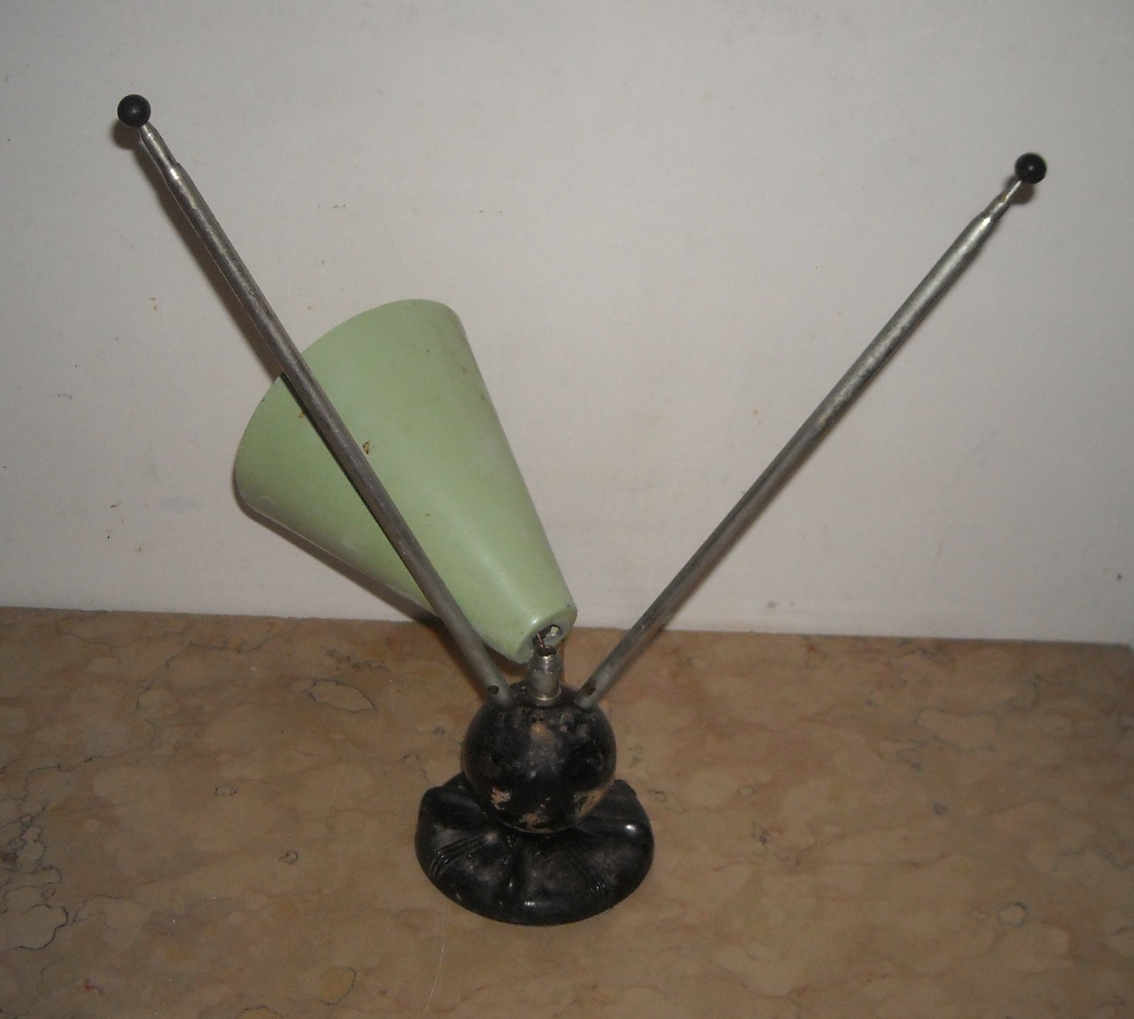 Lampada Da Tavolo Con Antenne Radio TV d'Epoca