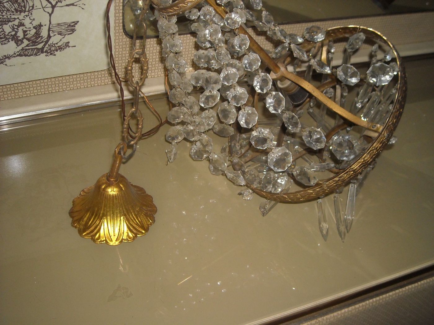 Lampadario In Ottone Dorato Con Prismi In Vetro