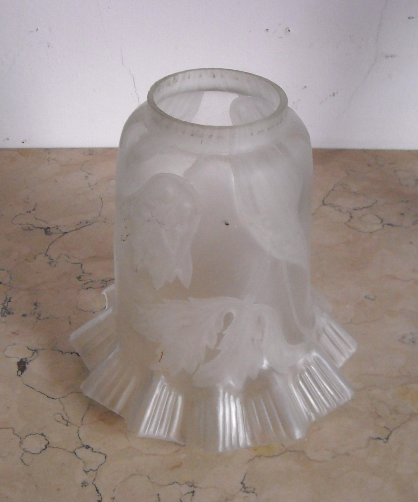 Vetri d'Epoca: Antica Coppa Per Lampade O Lampadari Con Decoro Floreale