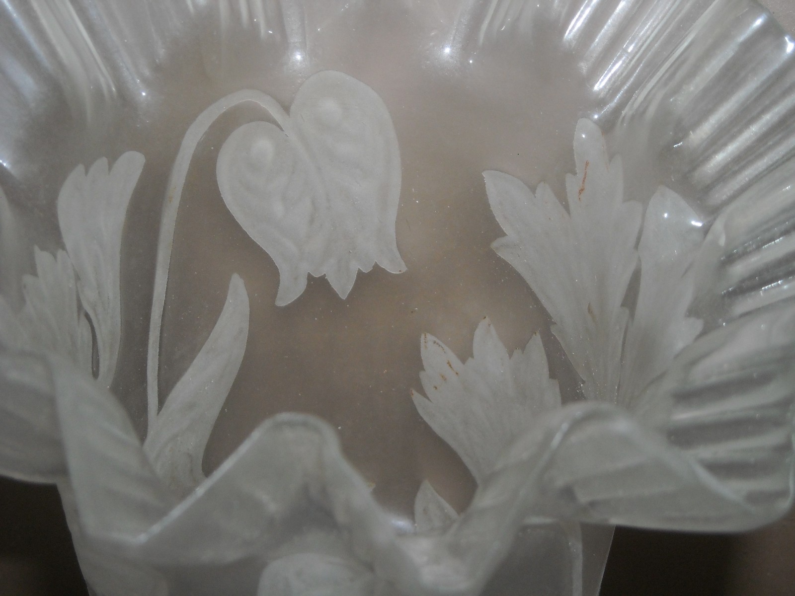 Vetri d'Epoca: Antica Coppa Per Lampade O Lampadari Con Decoro Floreale